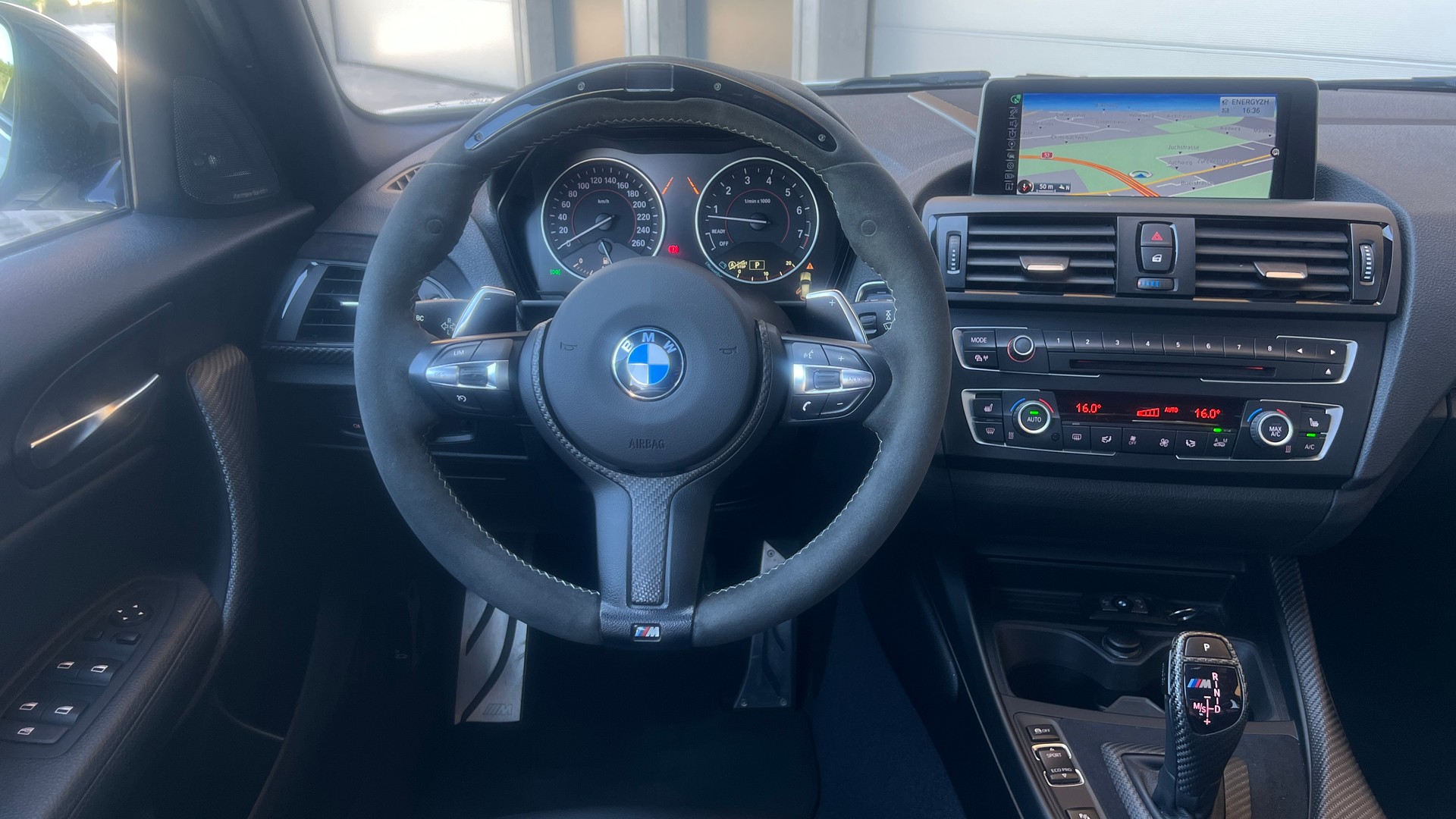 BMW M135i xDrive Steptronic-image-13