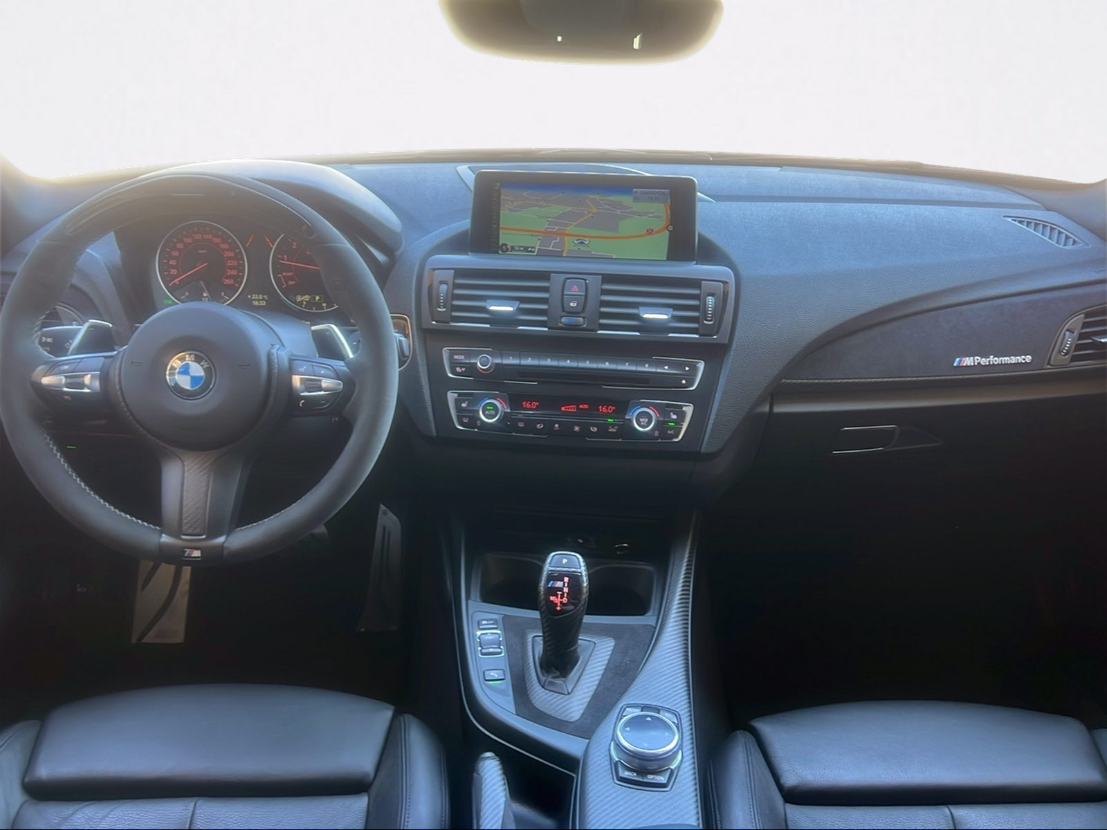 BMW M135i xDrive Steptronic-image-4