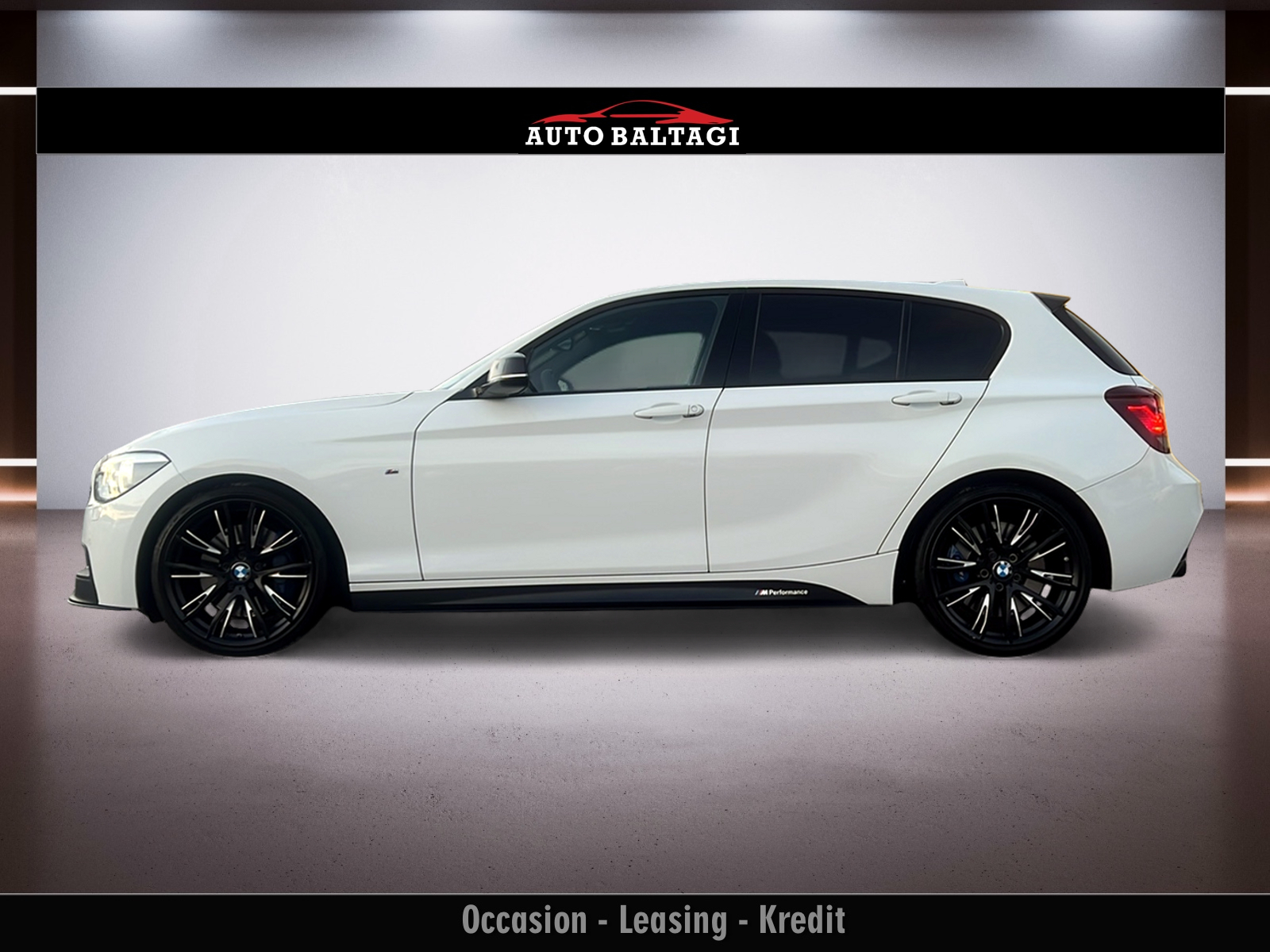 BMW M135i xDrive Steptronic-image-13