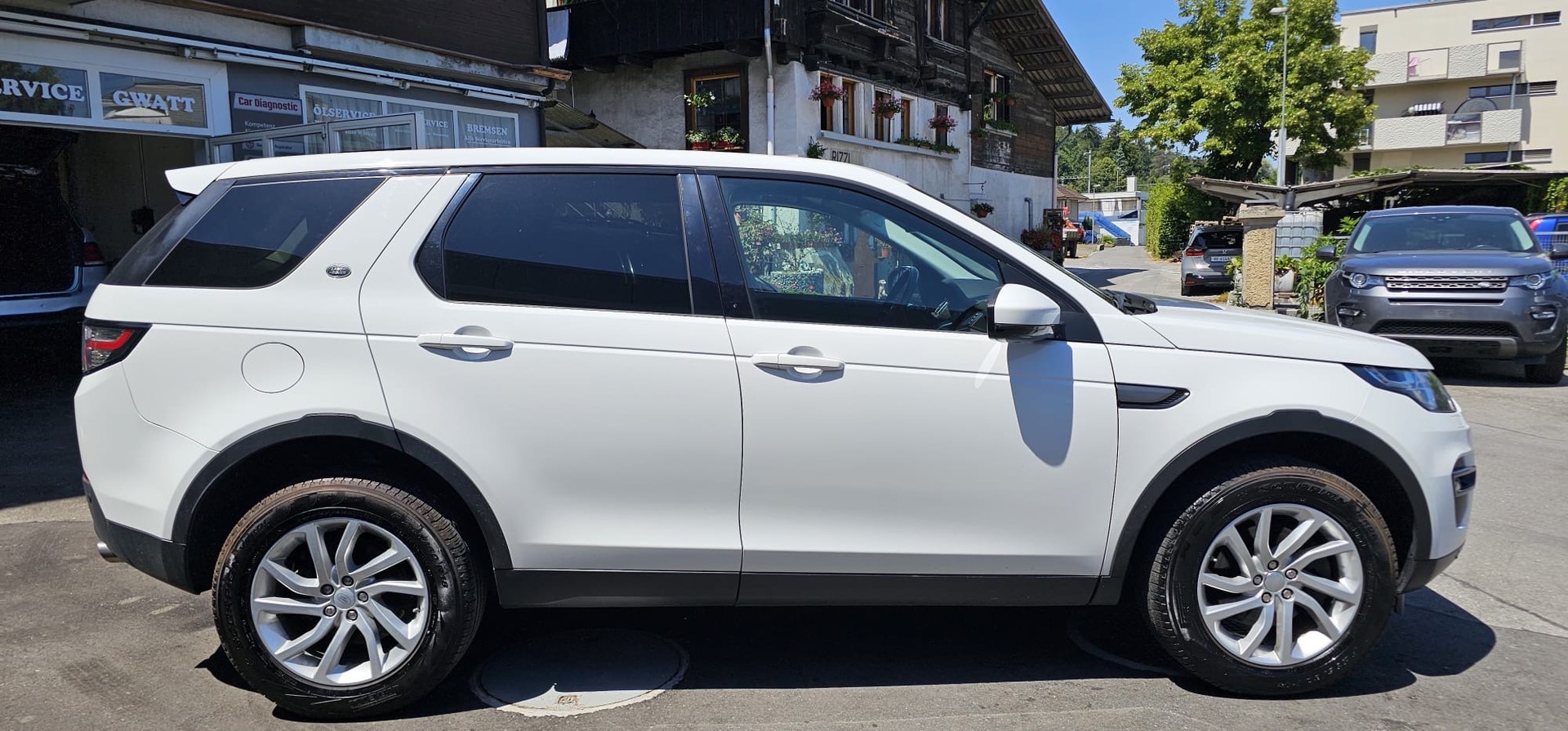 LAND ROVER Discovery Sport 2.0 TD4 HSE AT9-image-6