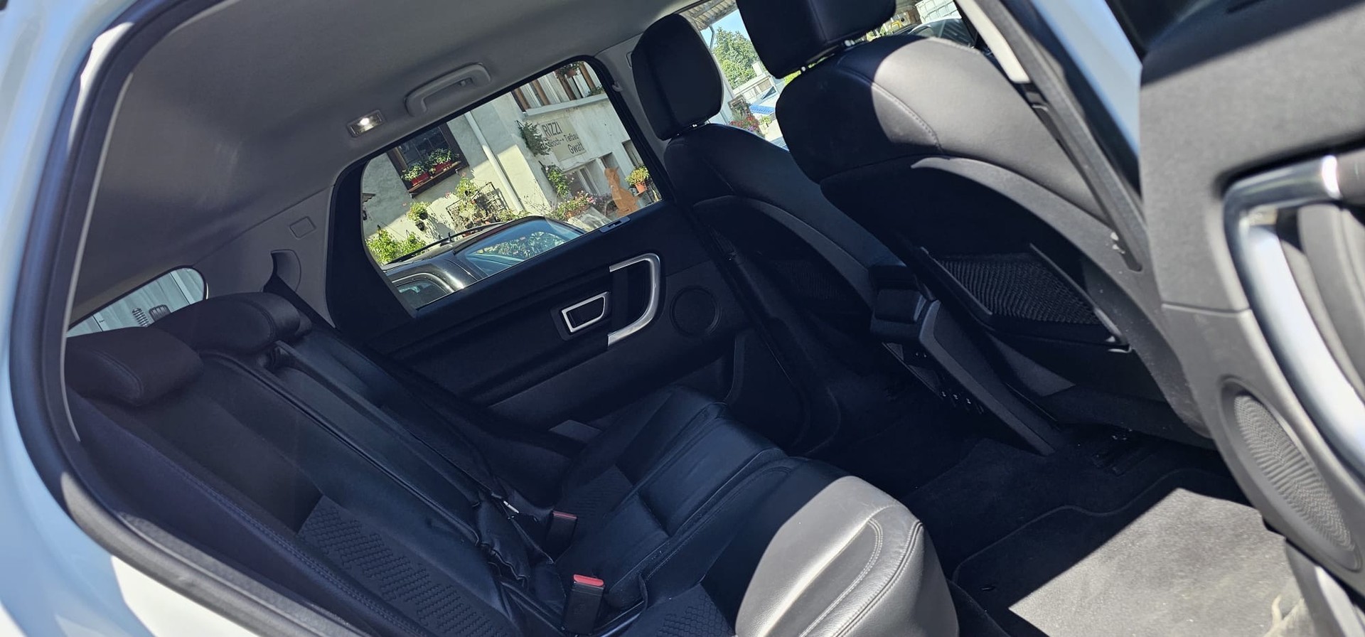 LAND ROVER Discovery Sport 2.0 TD4 HSE AT9-image-8