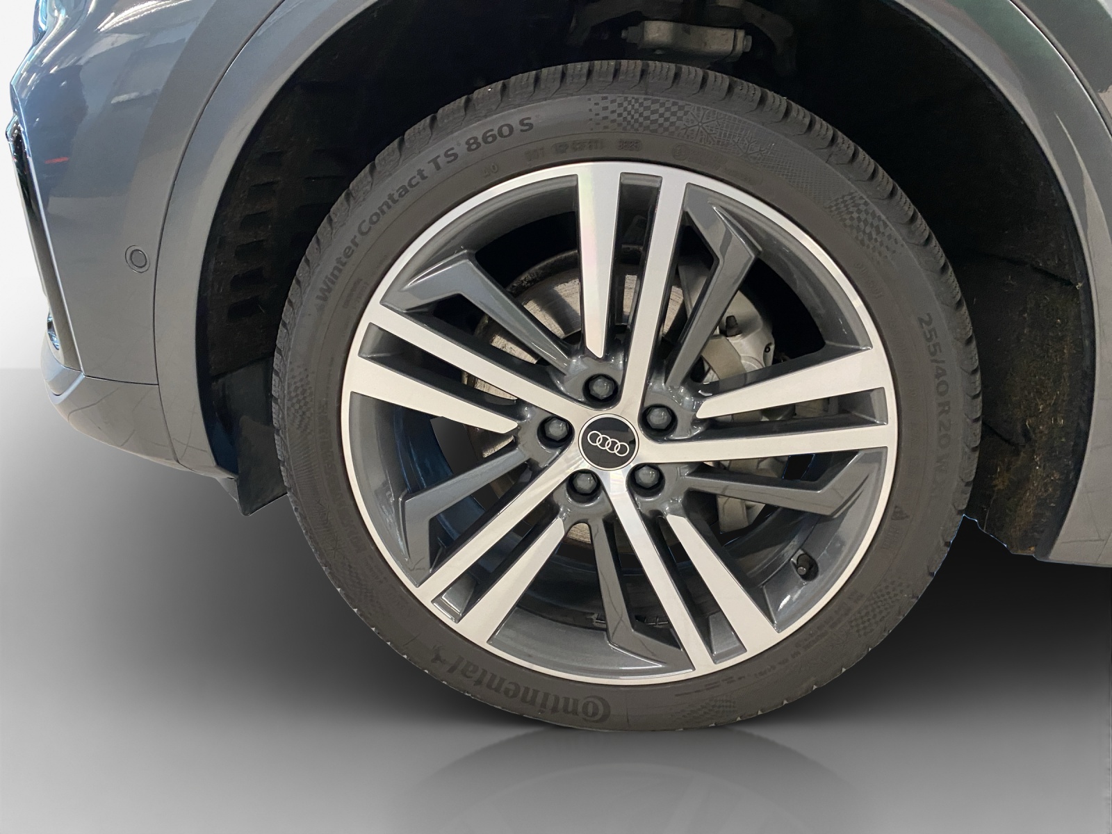 AUDI Q5 40 TDI Black Edition quattro S-tronic-image-14