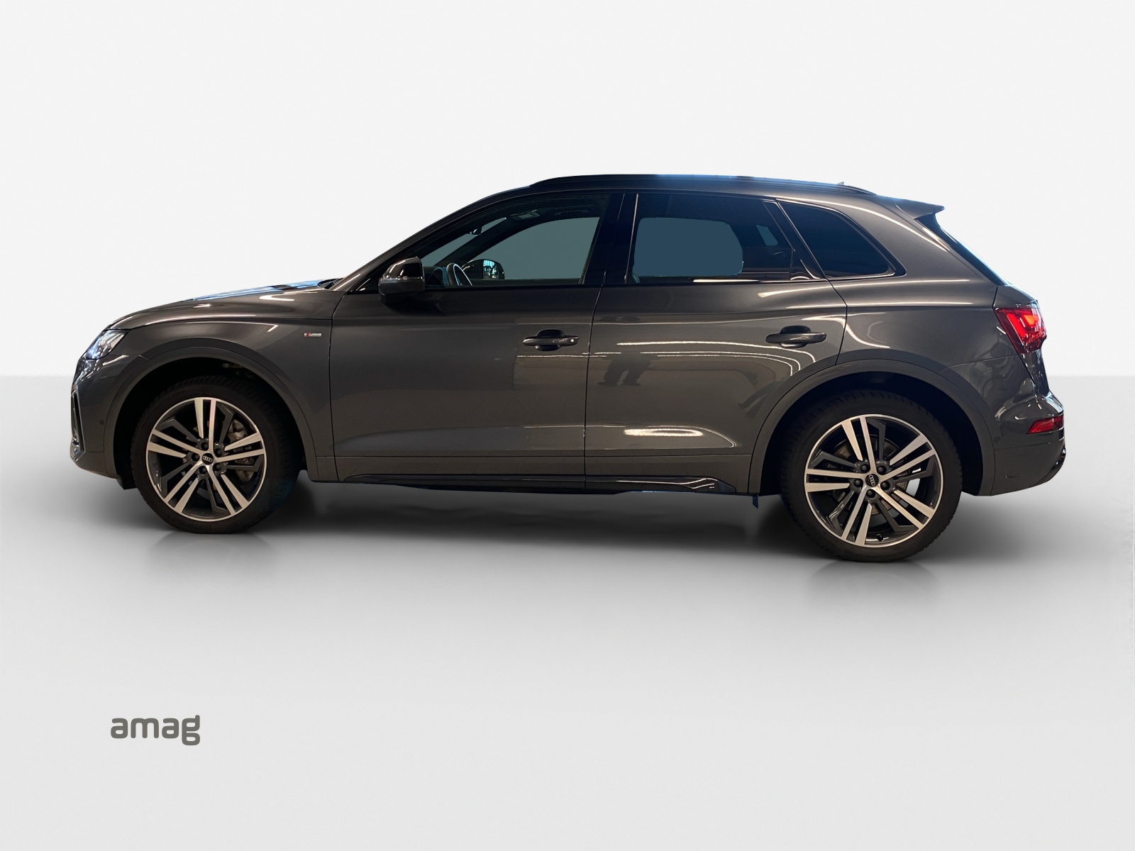 AUDI Q5 40 TDI Black Edition quattro S-tronic-image-1