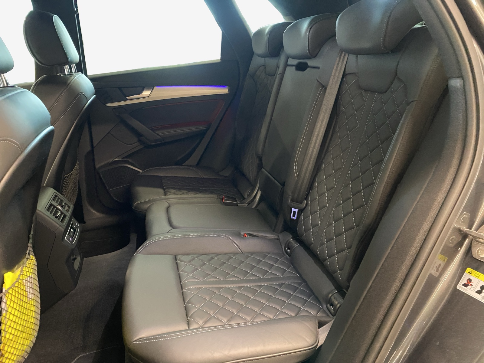 AUDI Q5 40 TDI Black Edition quattro S-tronic-image-11