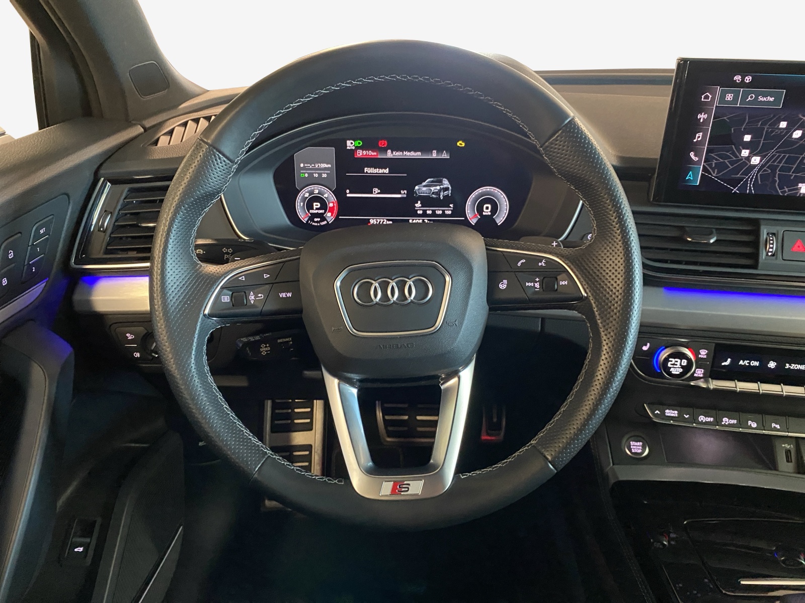 AUDI Q5 40 TDI Black Edition quattro S-tronic-image-9