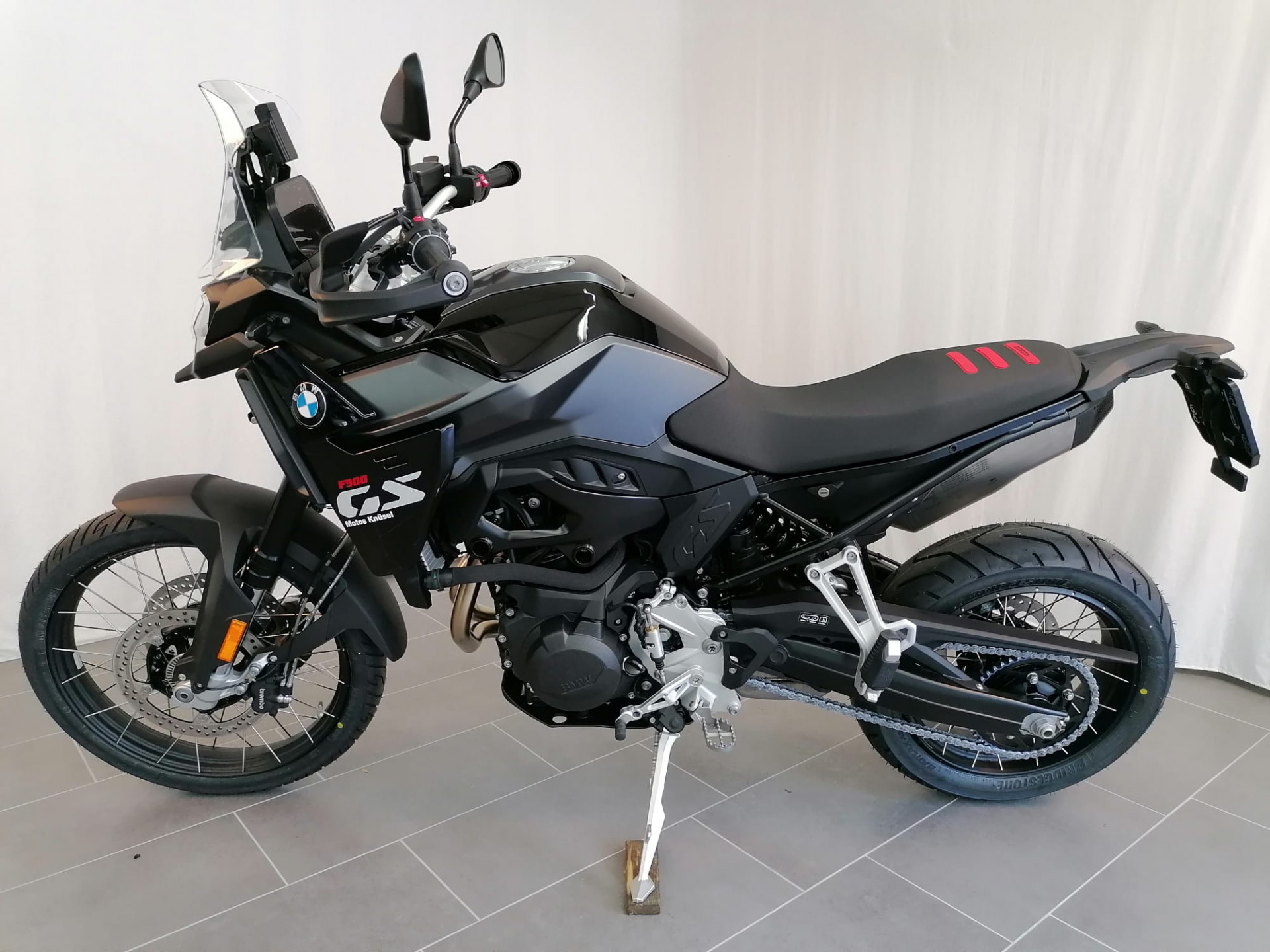 BMW F 900 GS-showroom-element-3