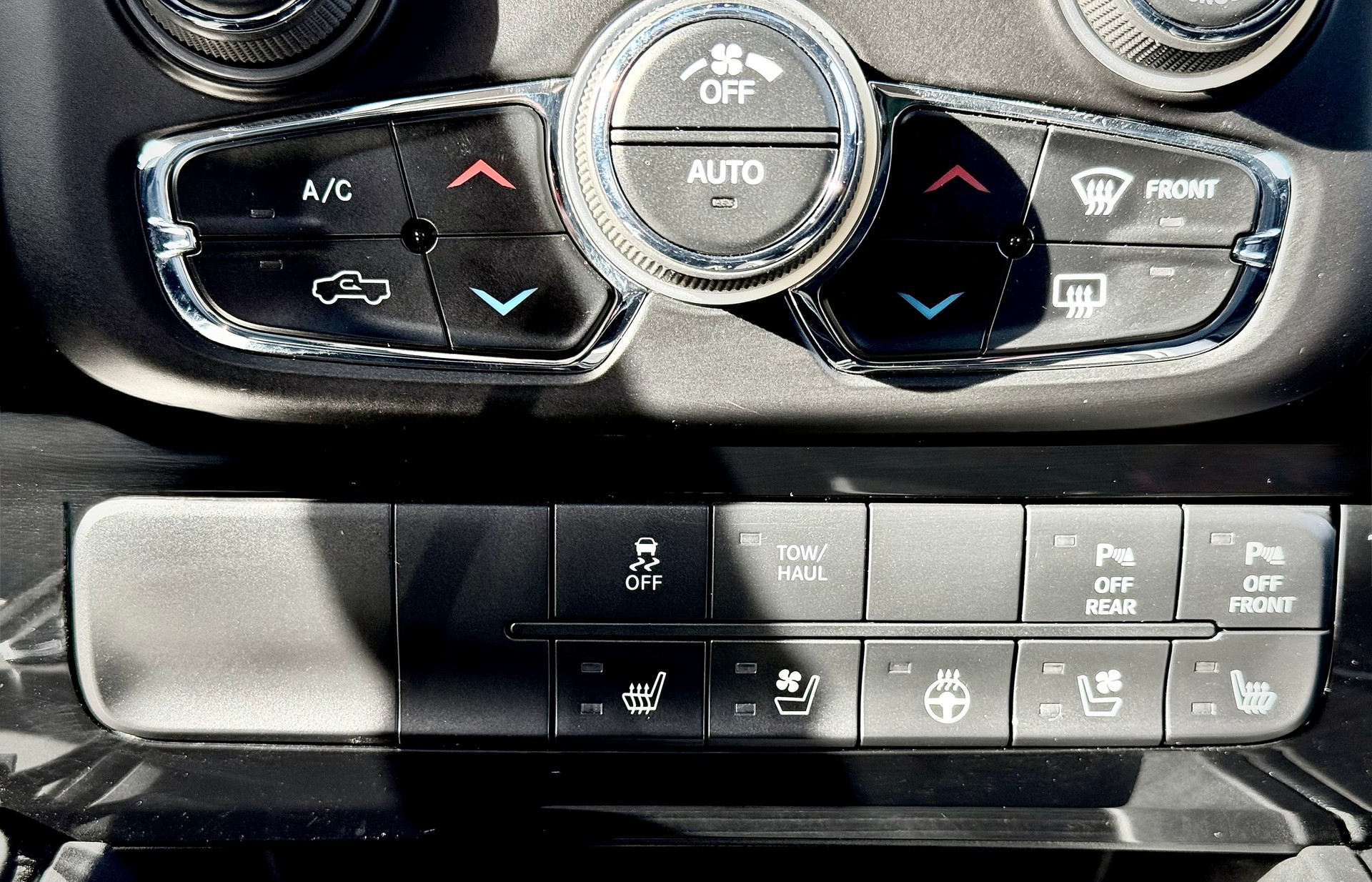 DODGE 1500 Sport Quad Cab Rambox-image-19