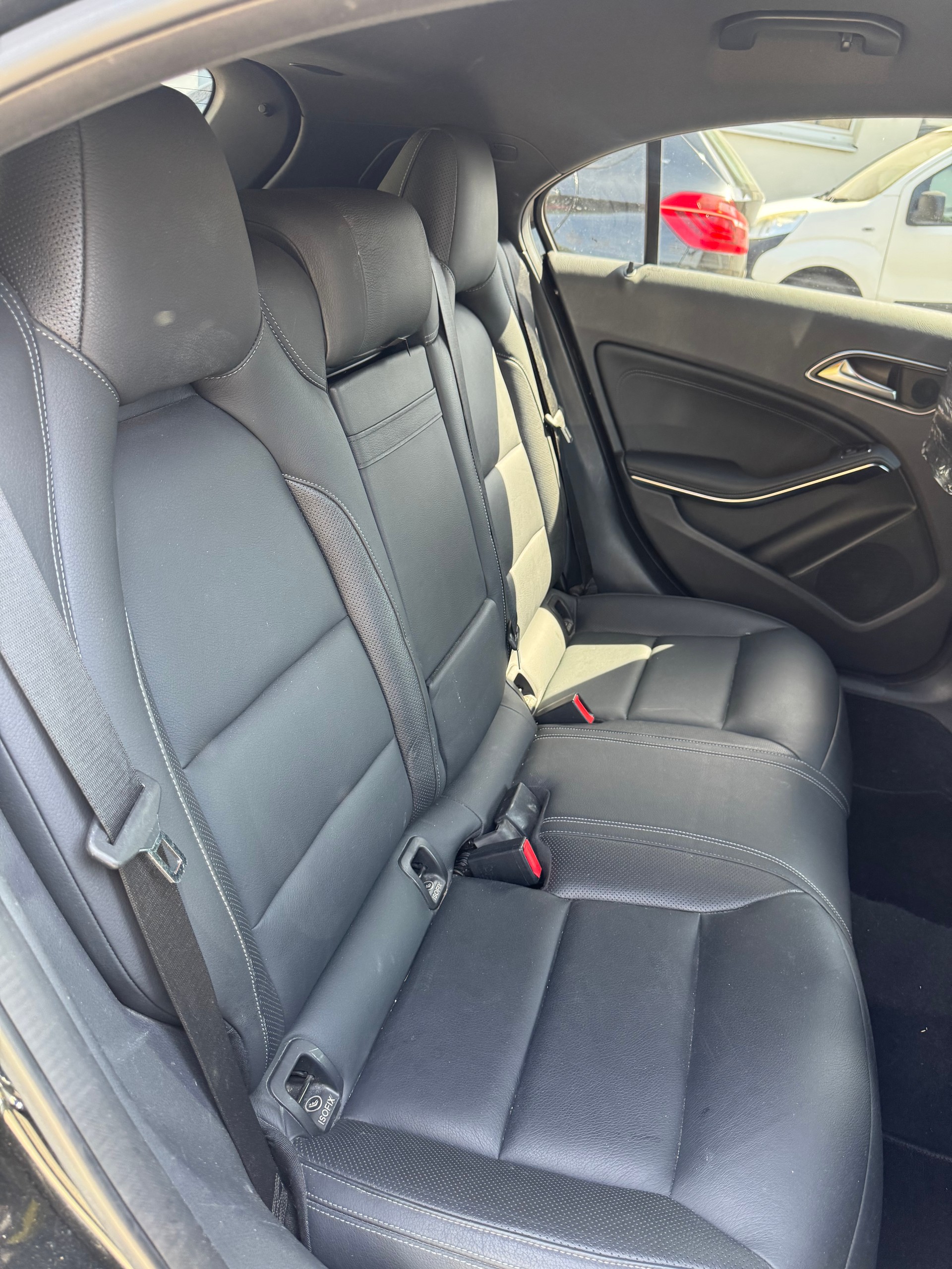 MERCEDES-BENZ A 250 4Matic 7G-DCT-image-10