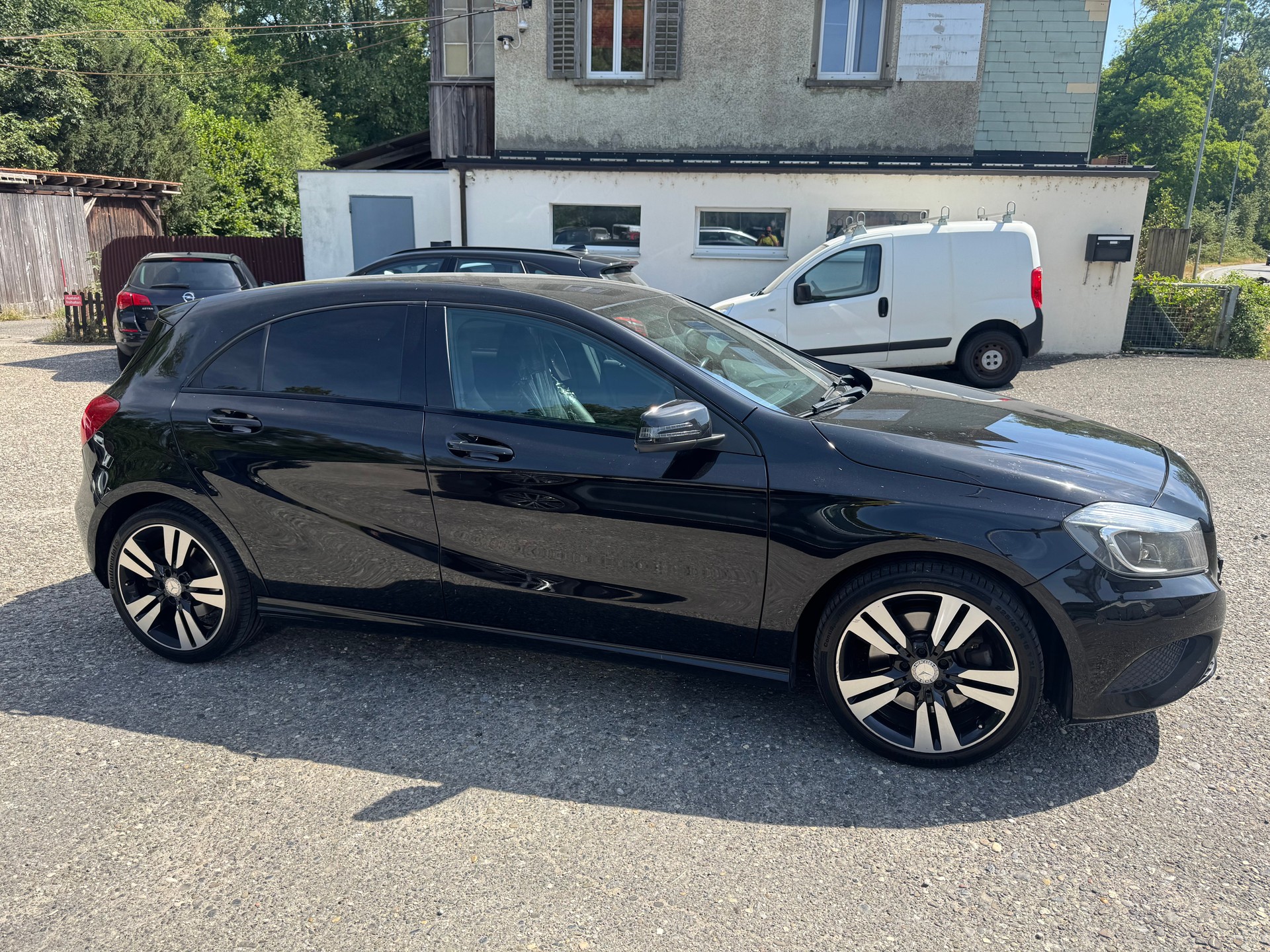 MERCEDES-BENZ A 250 4Matic 7G-DCT-image-8