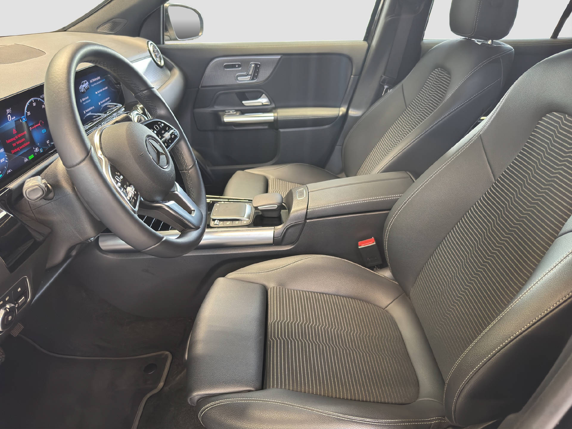 MERCEDES-BENZ EQA 250 Electric Art Line-image-5