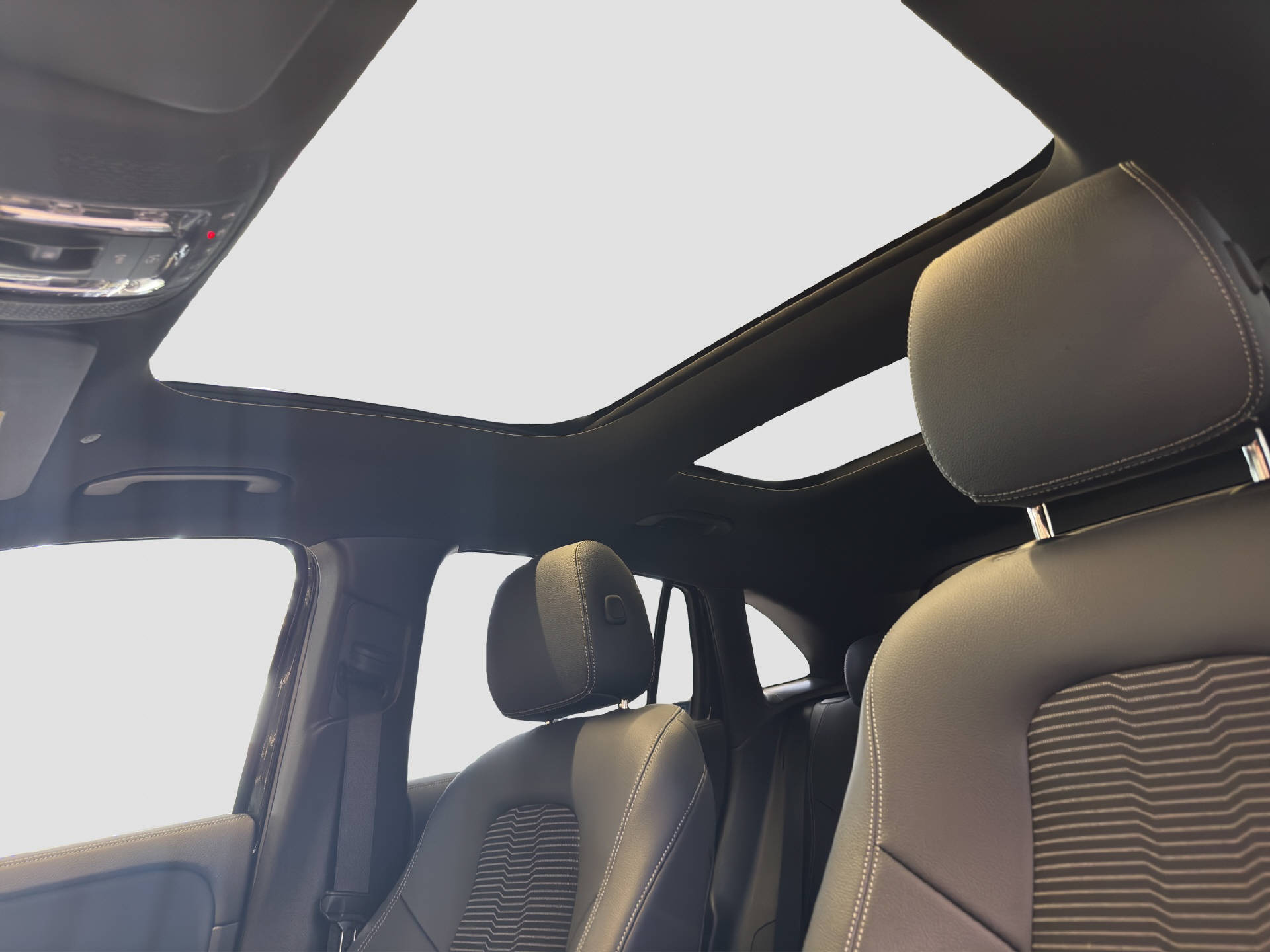 MERCEDES-BENZ EQA 250 Electric Art Line-image-10
