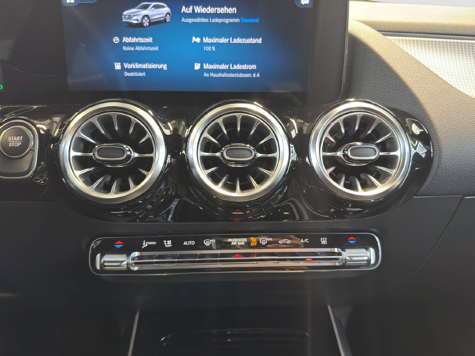MERCEDES-BENZ EQA 250 Electric Art Line-image-8