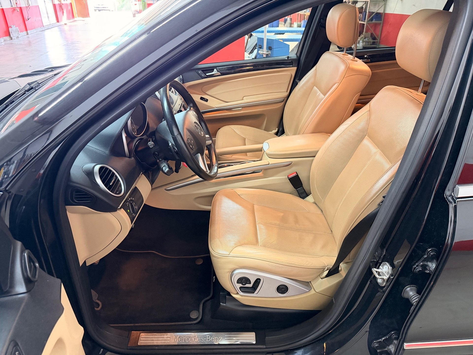 MERCEDES-BENZ GL 350 BlueTEC 4Matic 7G-TRONIC 7-SITZ-image-6