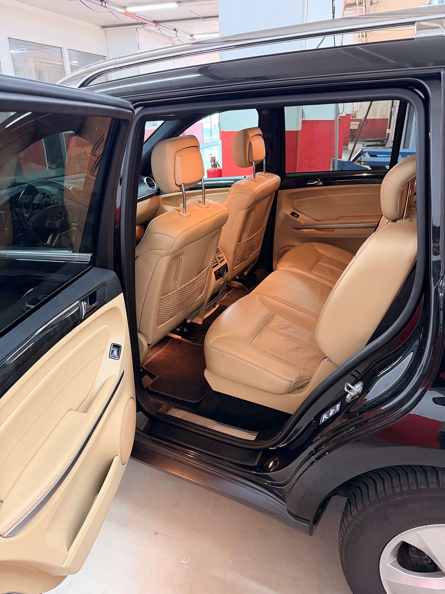 MERCEDES-BENZ GL 350 BlueTEC 4Matic 7G-TRONIC 7-SITZ-image-11