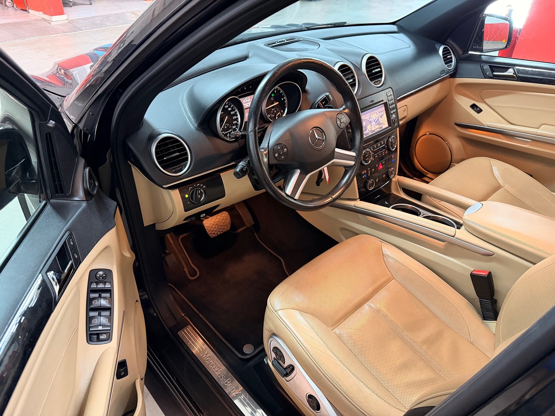 MERCEDES-BENZ GL 350 BlueTEC 4Matic 7G-TRONIC 7-SITZ-image-5