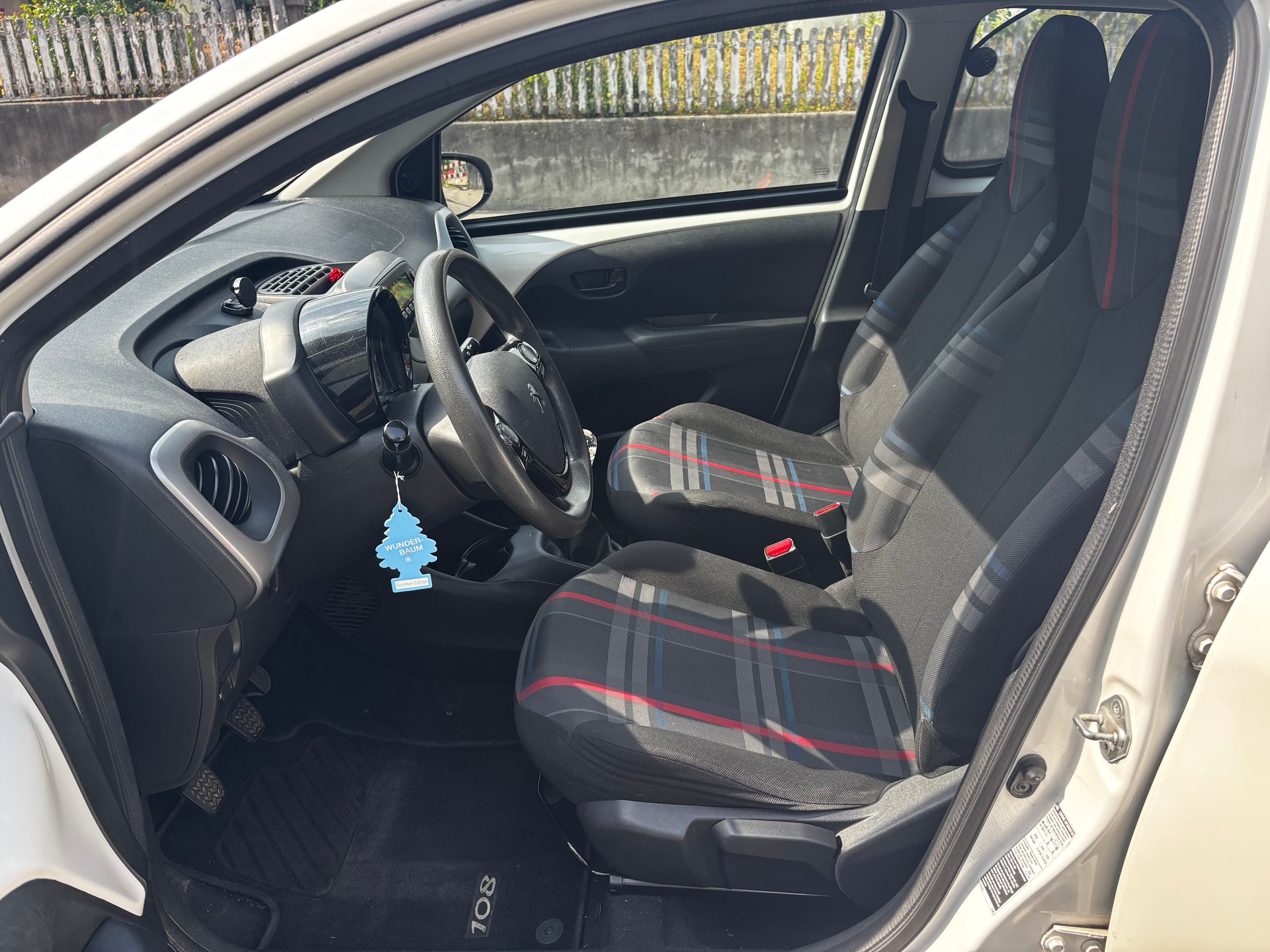 PEUGEOT 108 1.0 VTi Active-image-7