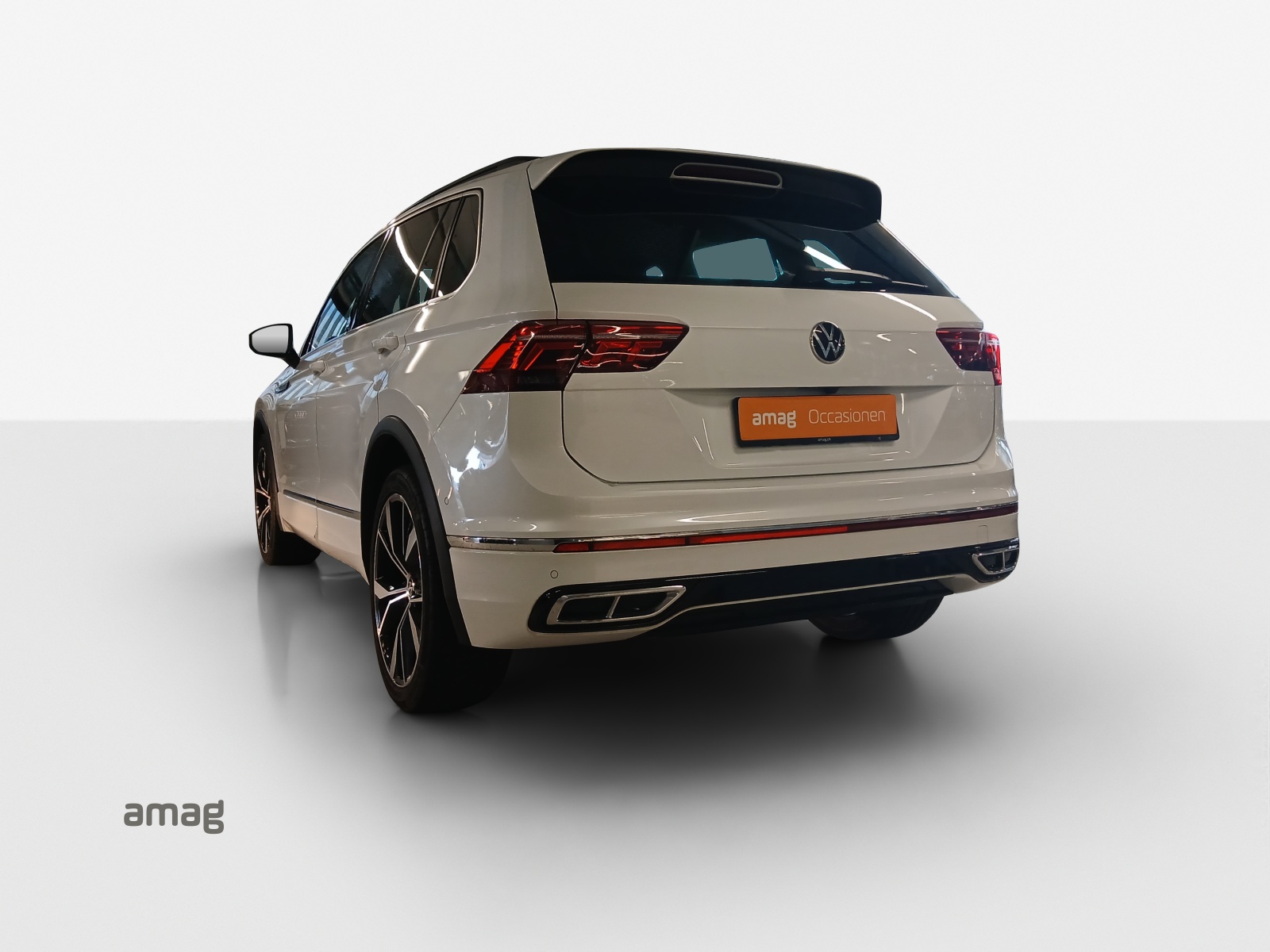 VW Tiguan 2.0TSI R-Line 4Motion DSG-image-2