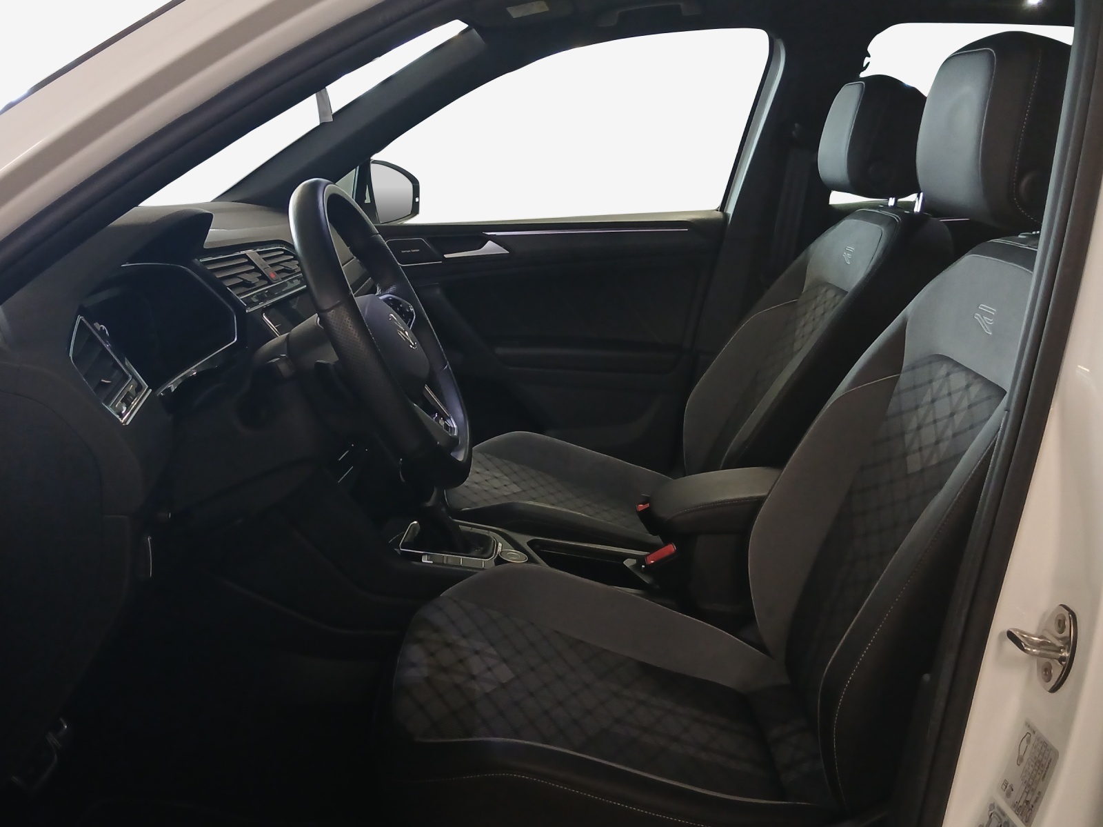 VW Tiguan 2.0TSI R-Line 4Motion DSG-image-7