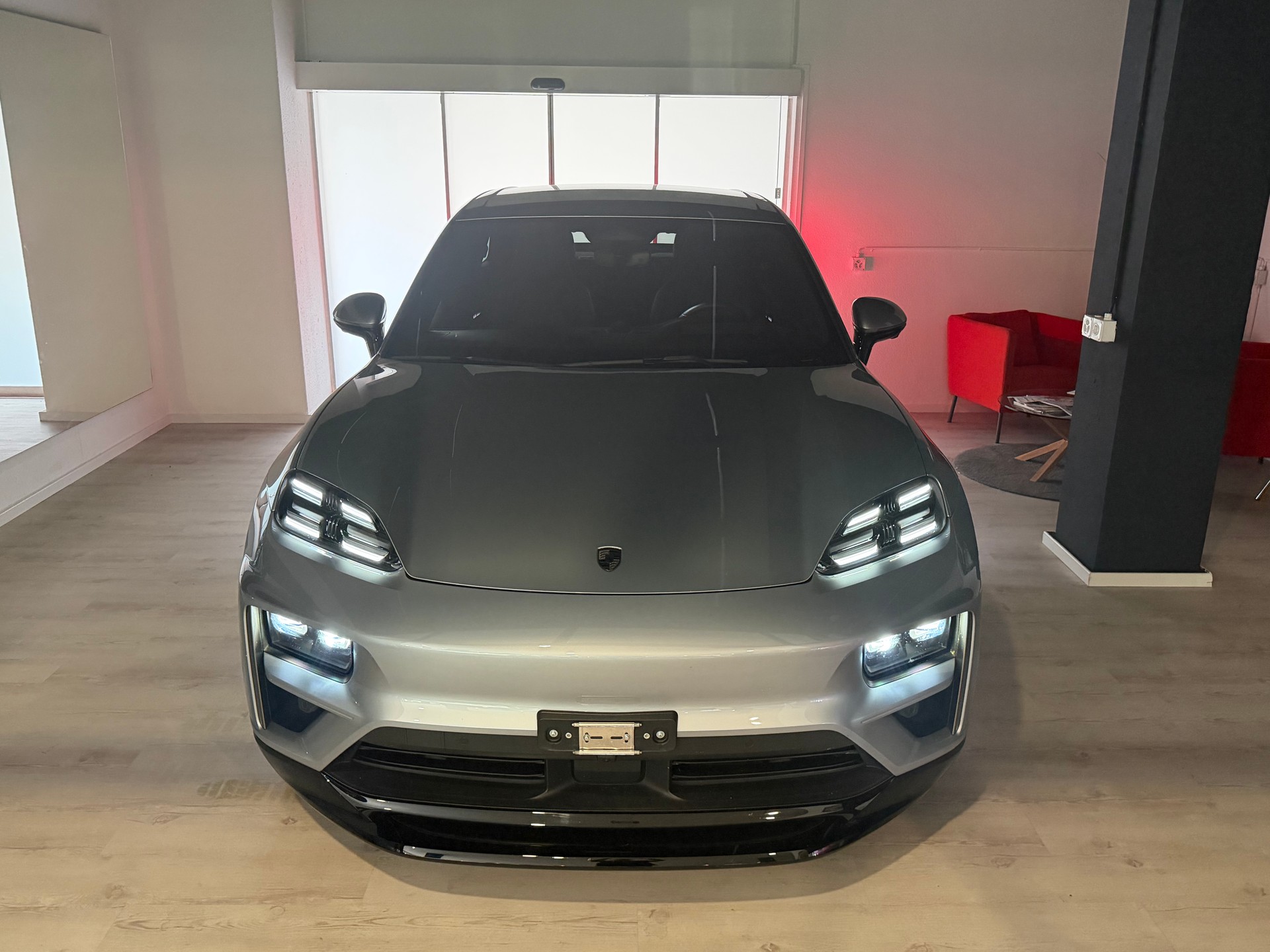 PORSCHE Macan Turbo 100kWh-image-6