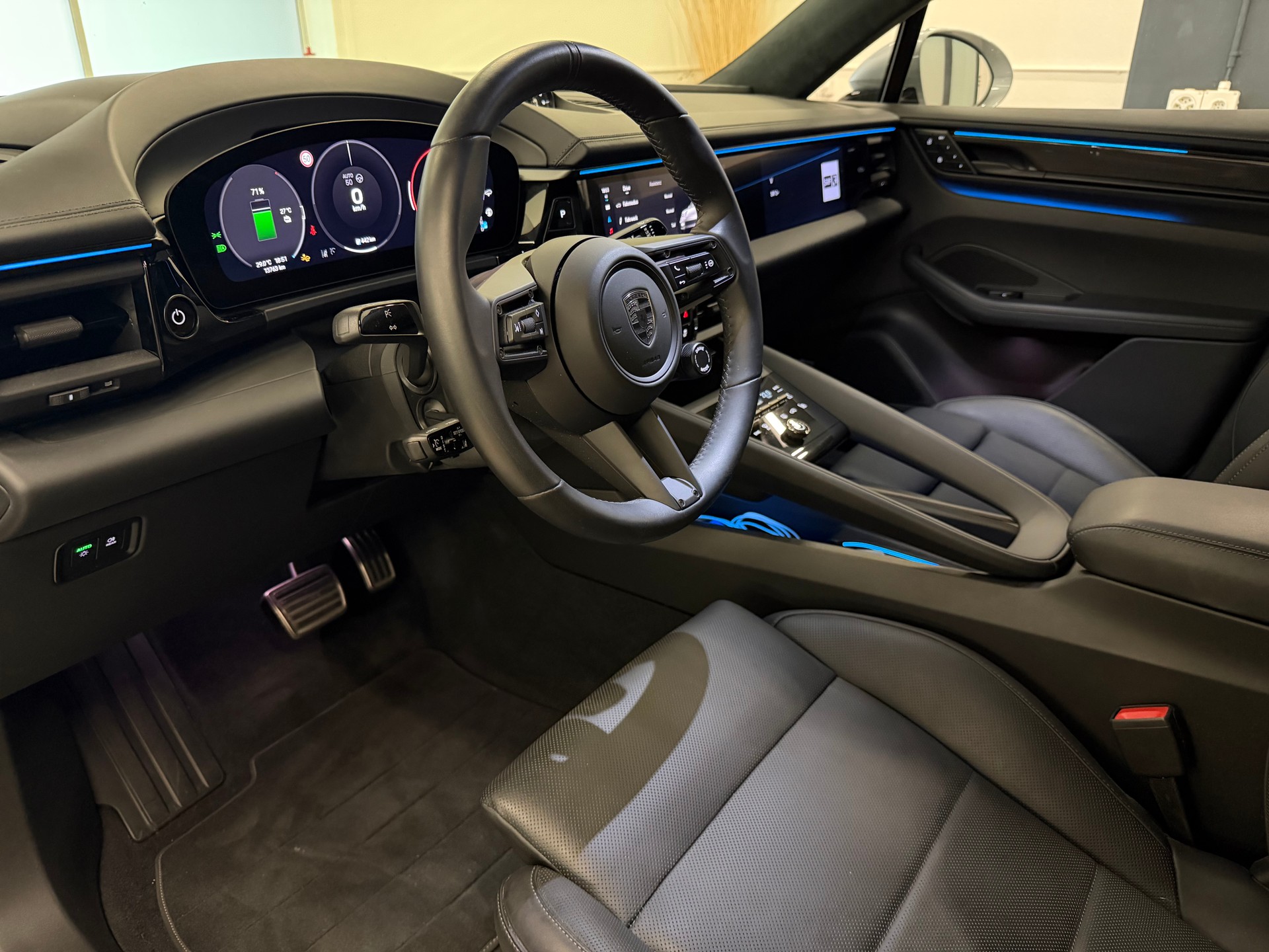 PORSCHE Macan Turbo 100kWh-image-21