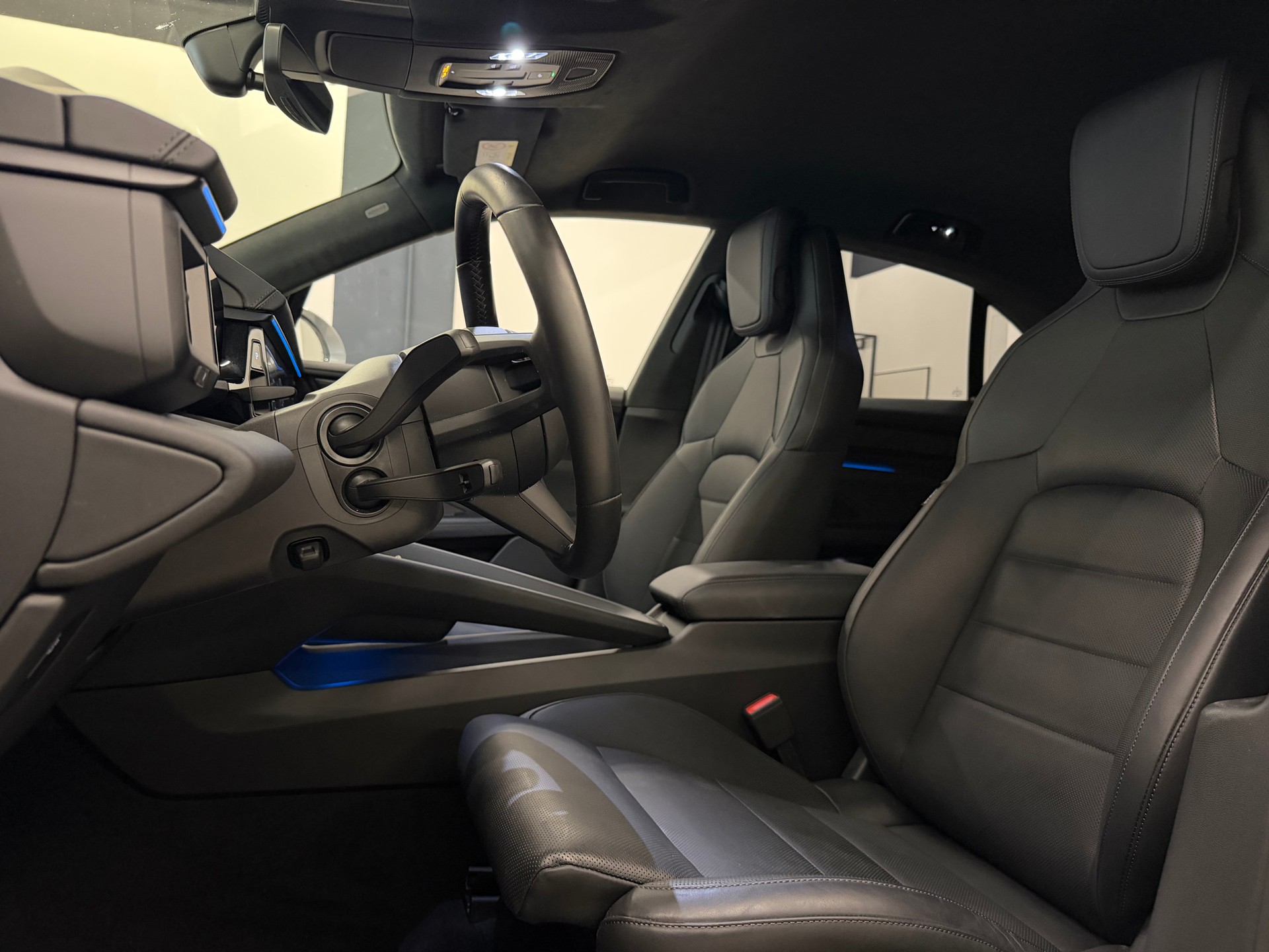 PORSCHE Macan Turbo 100kWh-image-22