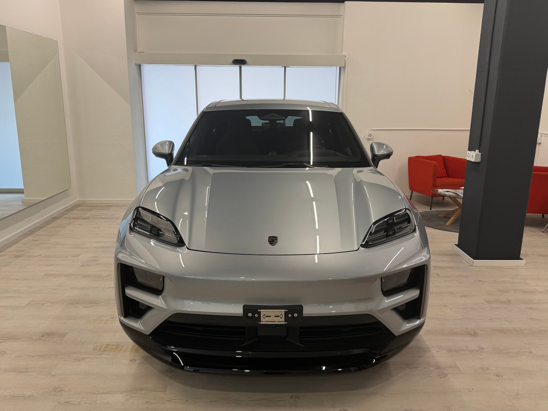 PORSCHE Macan Turbo 100kWh-image-1