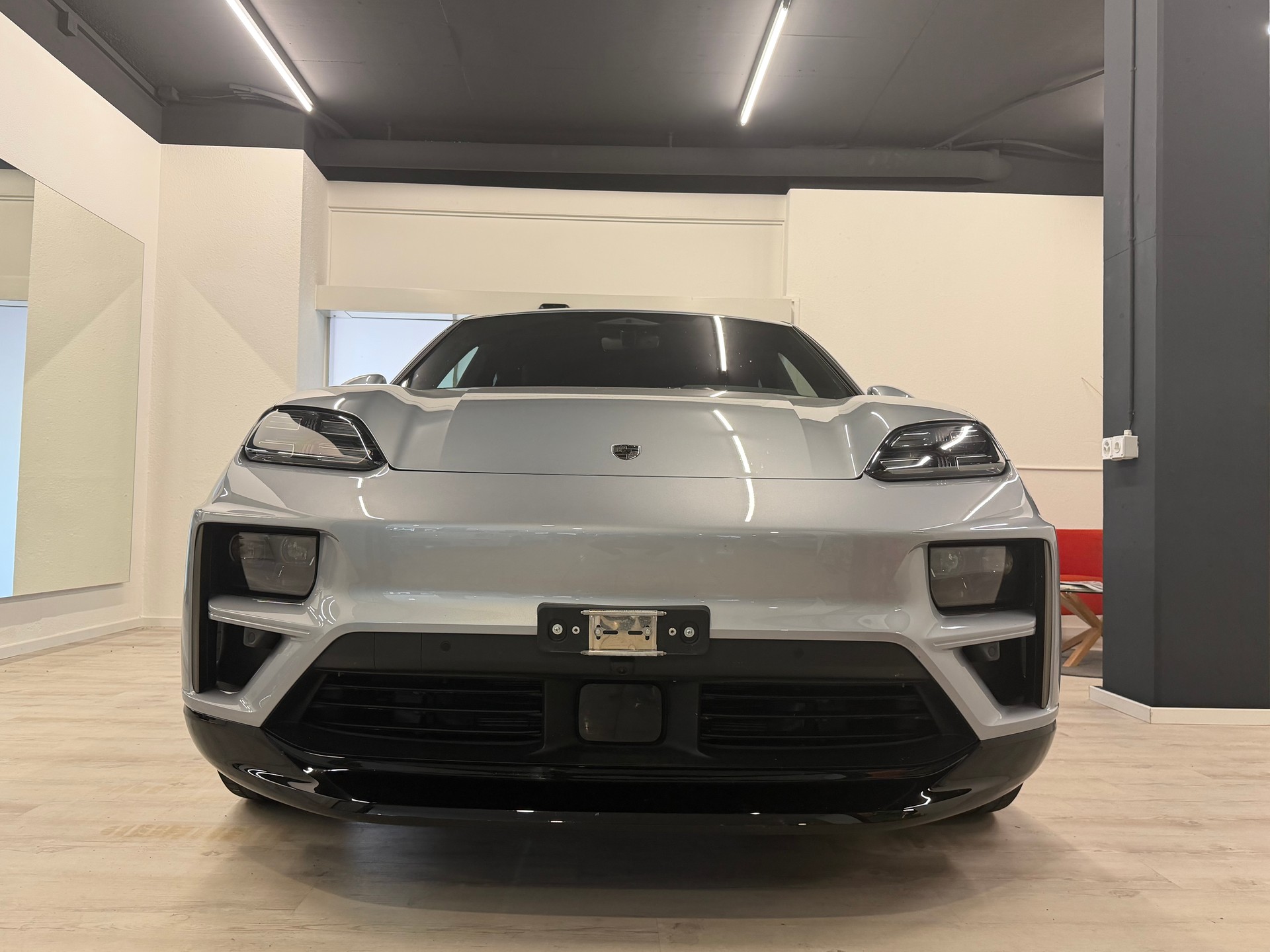 PORSCHE Macan Turbo 100kWh-image-2