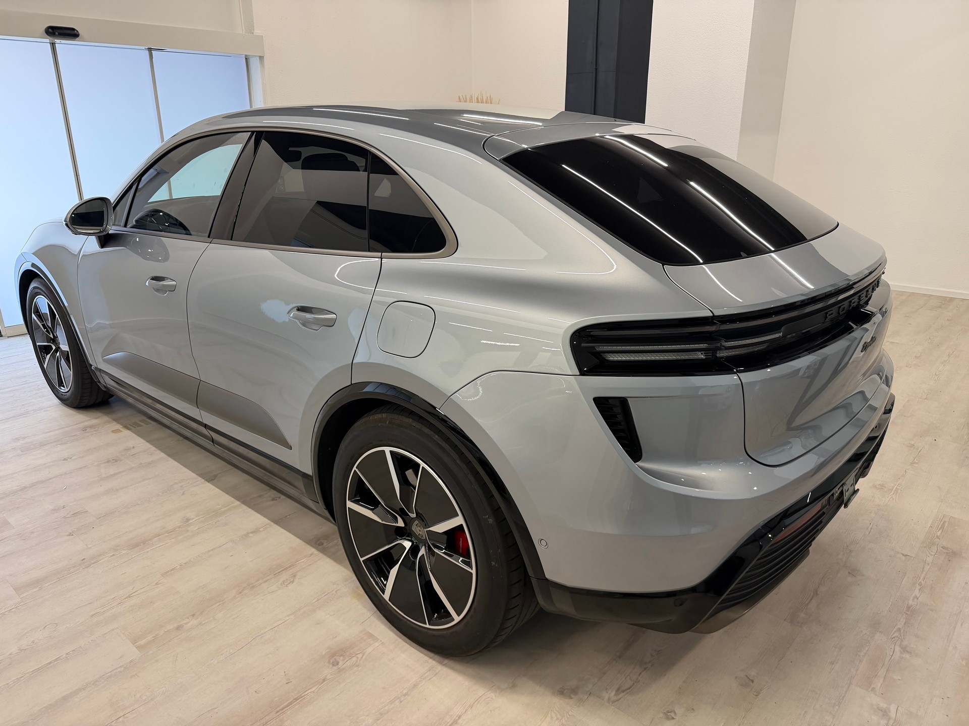 PORSCHE Macan Turbo 100kWh-image-20