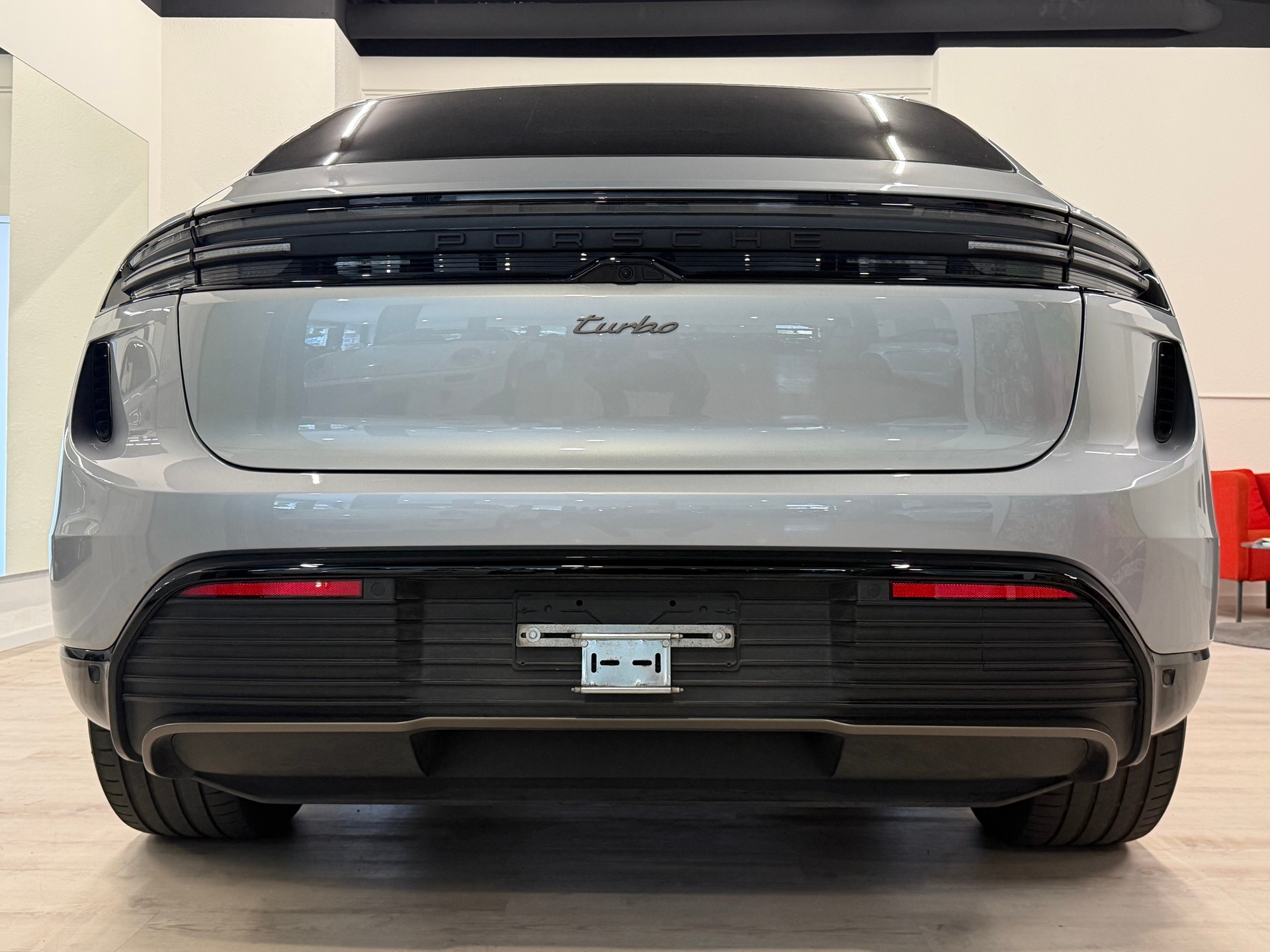 PORSCHE Macan Turbo 100kWh-image-18