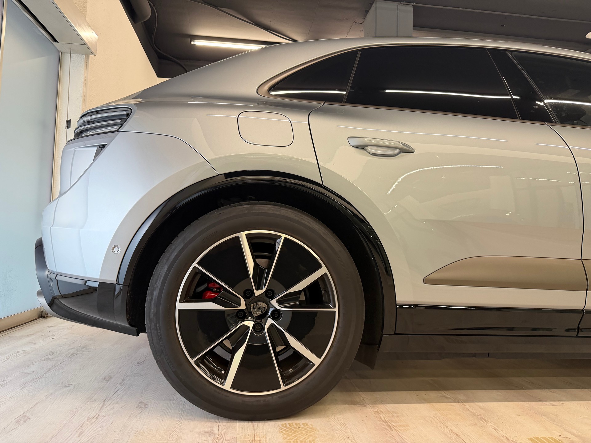 PORSCHE Macan Turbo 100kWh-image-10