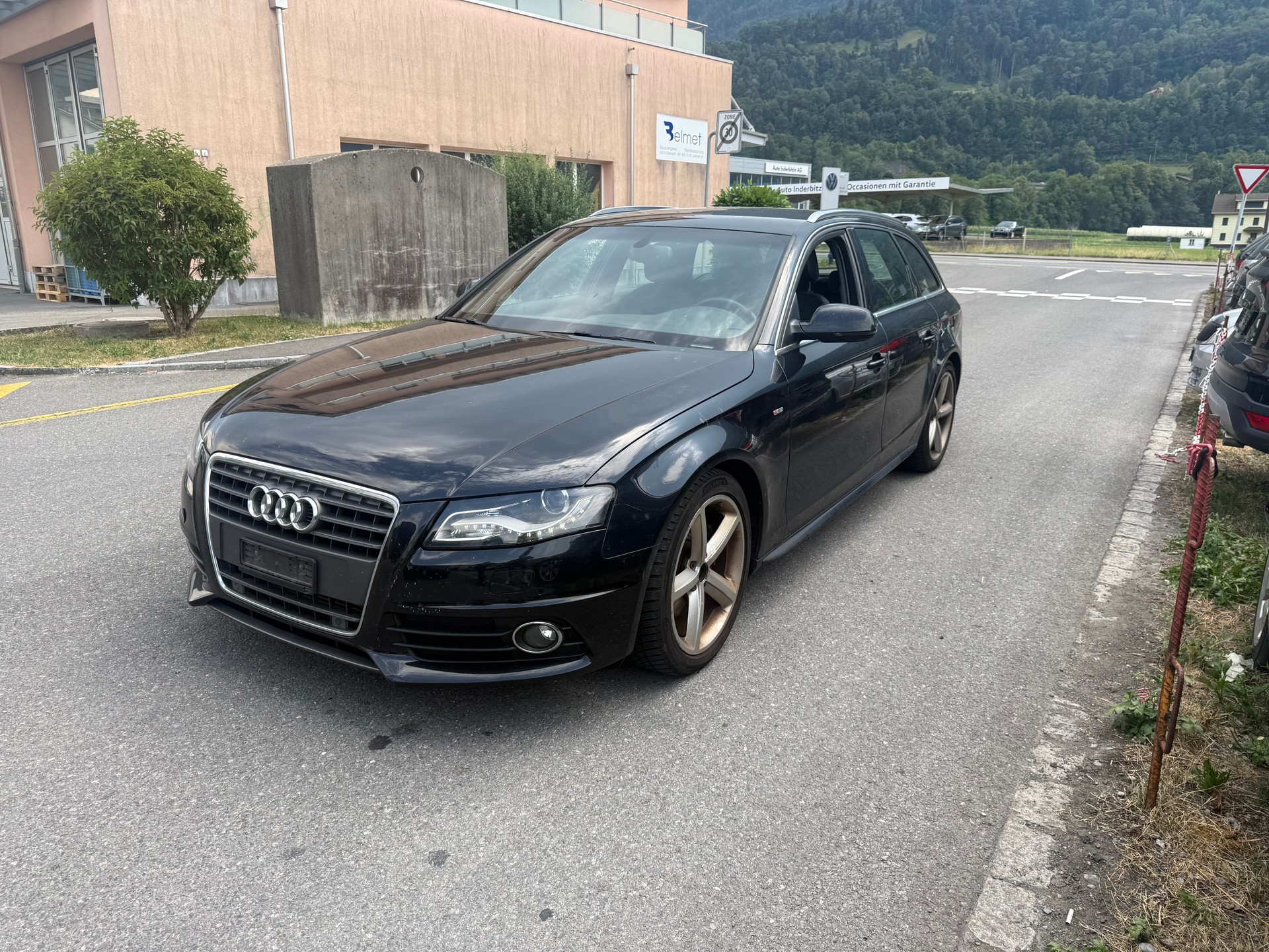 AUDI A4 Avant 2.0 TDI quattro-showroom-element-1