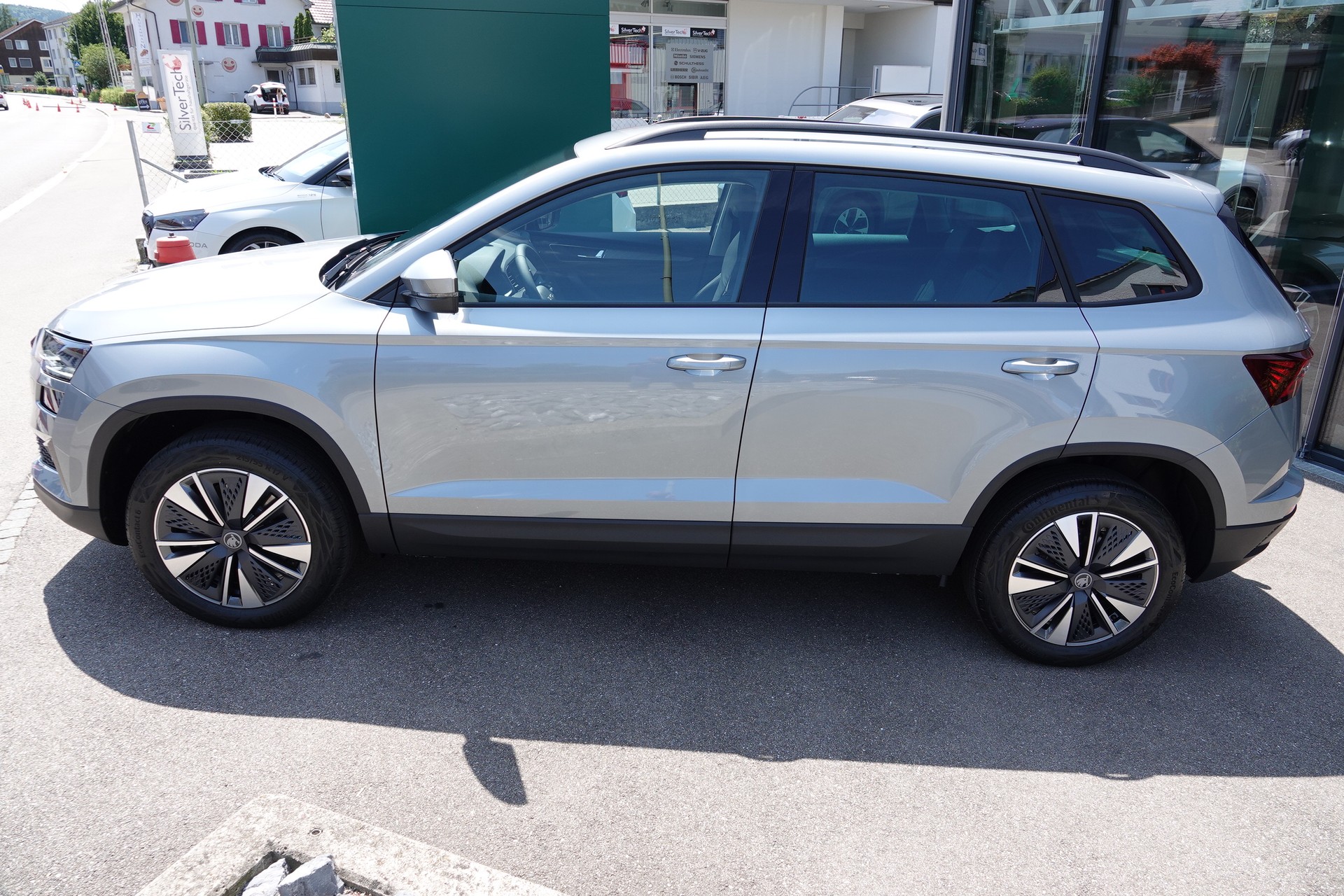 SKODA Karoq 1.5 TSI Dynamic DSG-image-4