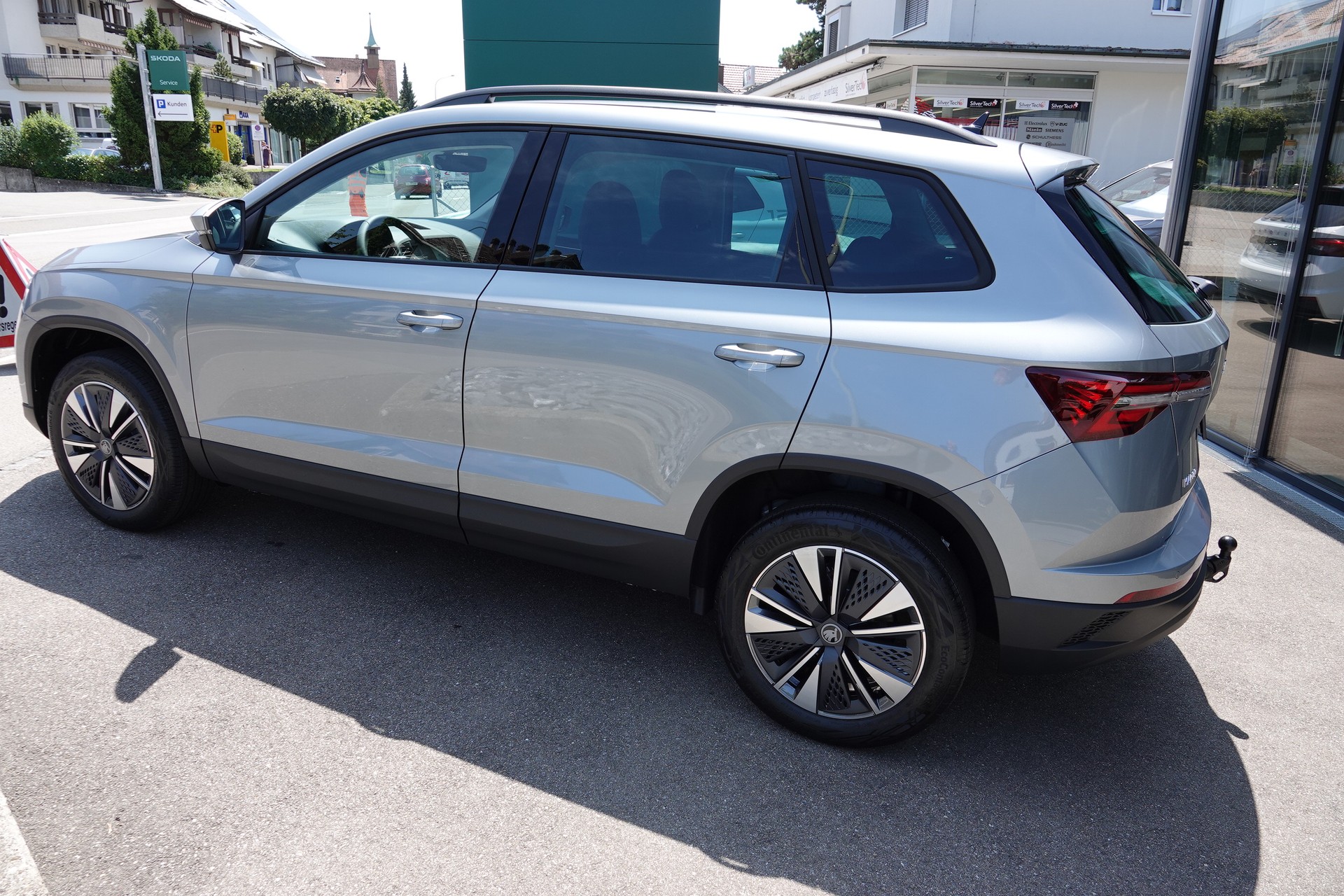 SKODA Karoq 1.5 TSI Dynamic DSG-image-5