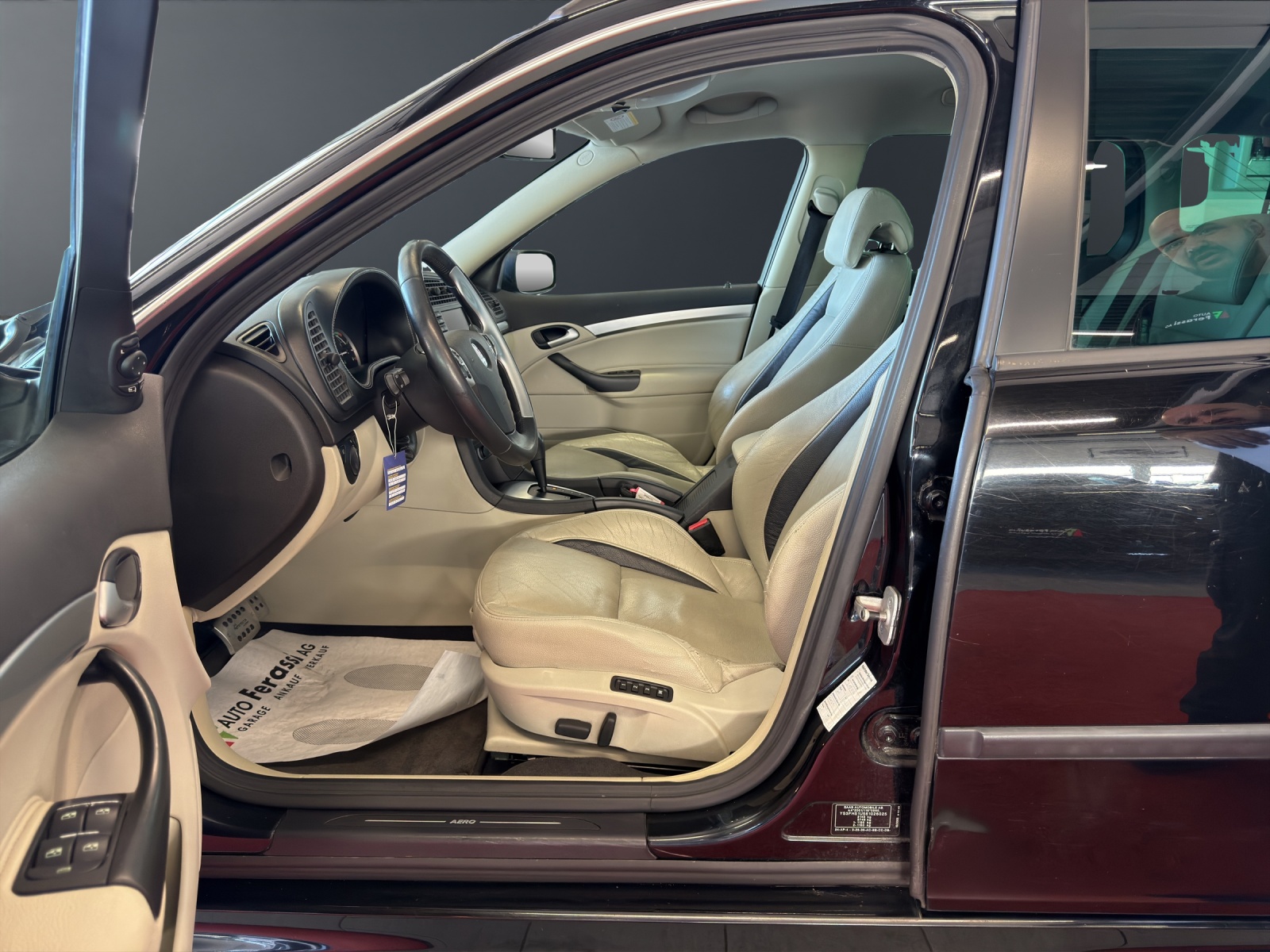 SAAB 9-3 2.8T V6 Aero-image-15
