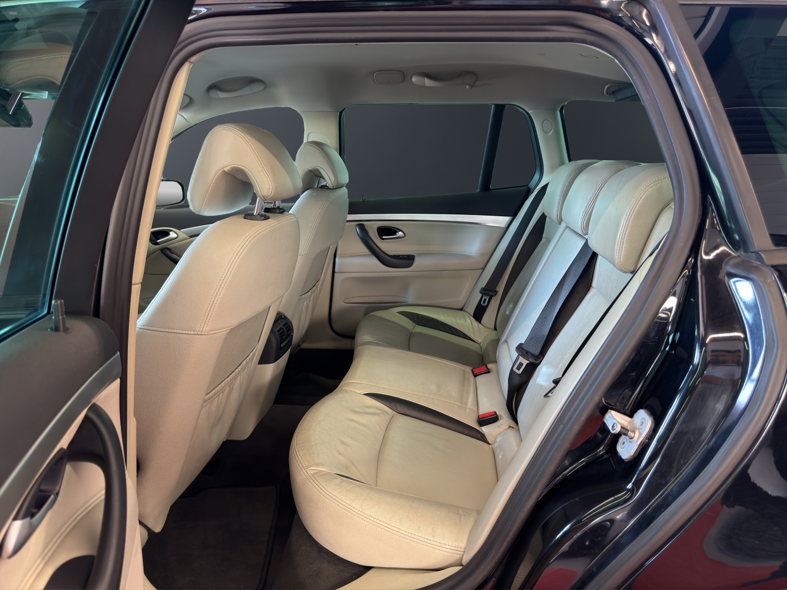 SAAB 9-3 2.8T V6 Aero-image-13