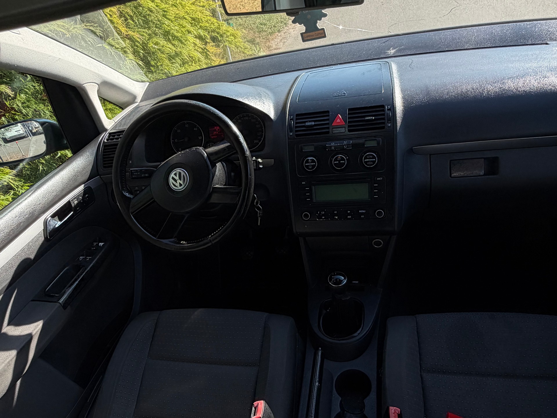 VW Touran 2.0 TDI Trendline-image-5