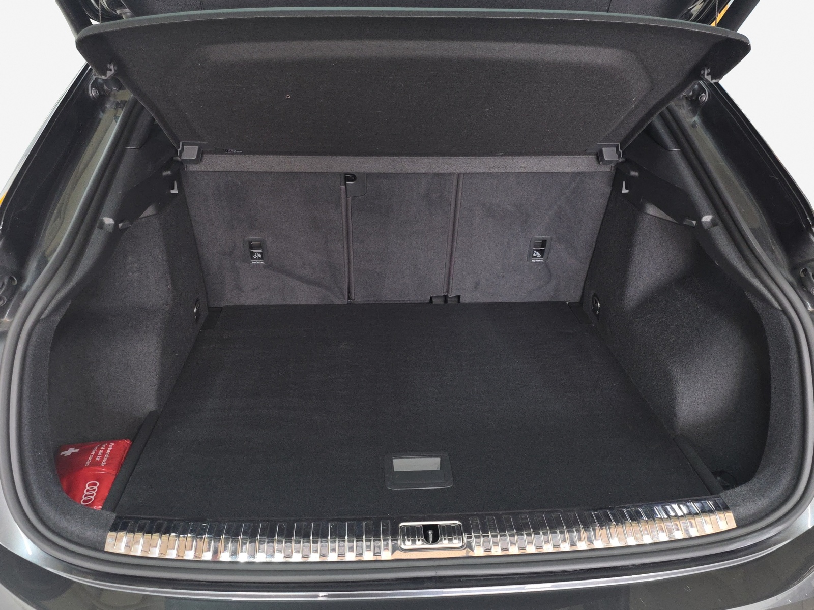 AUDI Q3 Sportback 35 TFSI S line S-tronic-image-12
