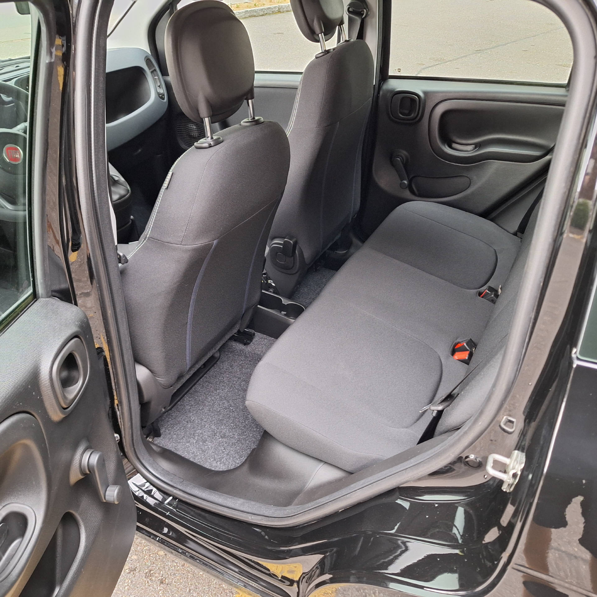 FIAT Panda 1.0 Hybrid City Life-image-8