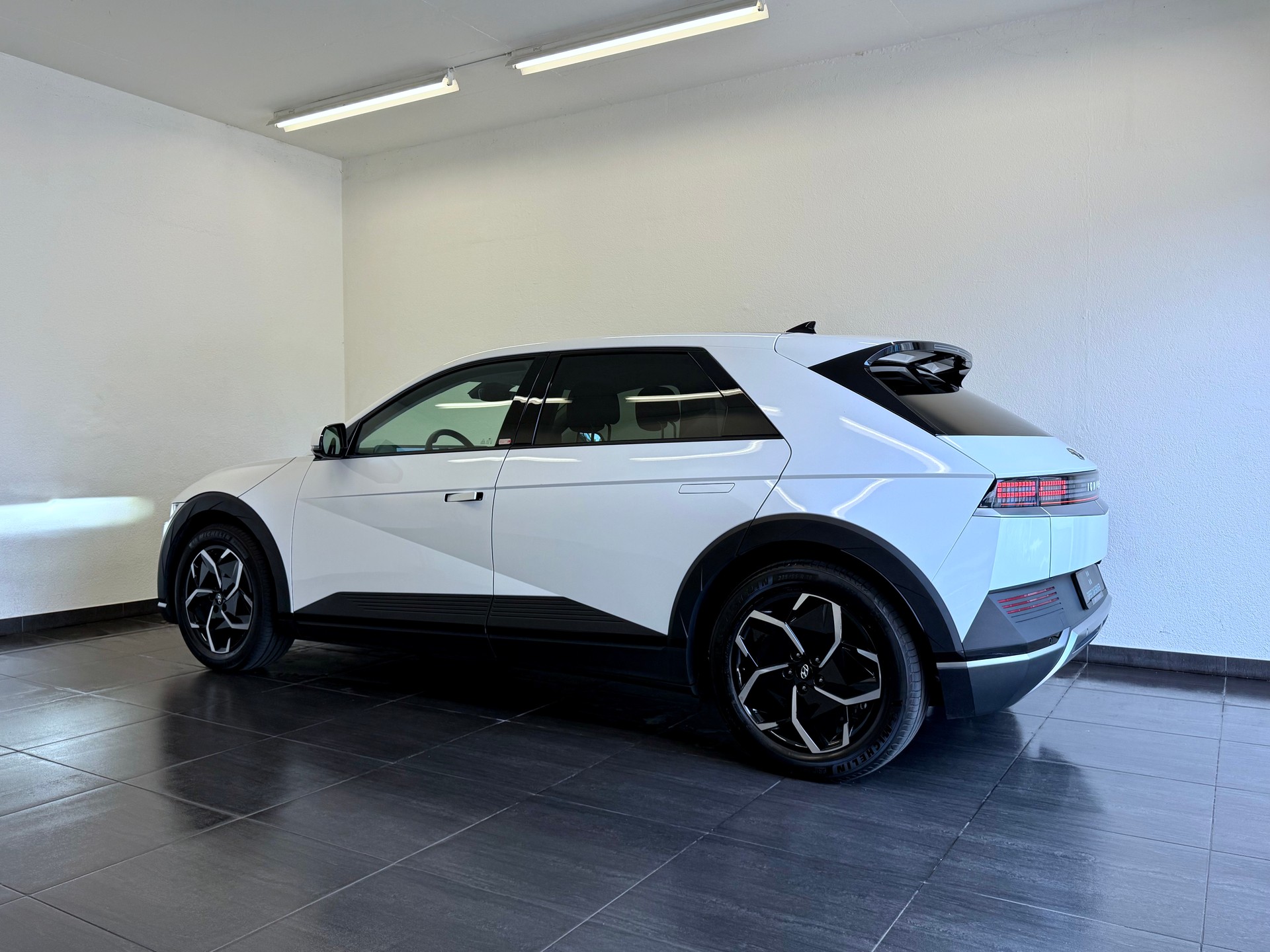 HYUNDAI Ioniq 5 77kWh Vertex 4WD-image-10
