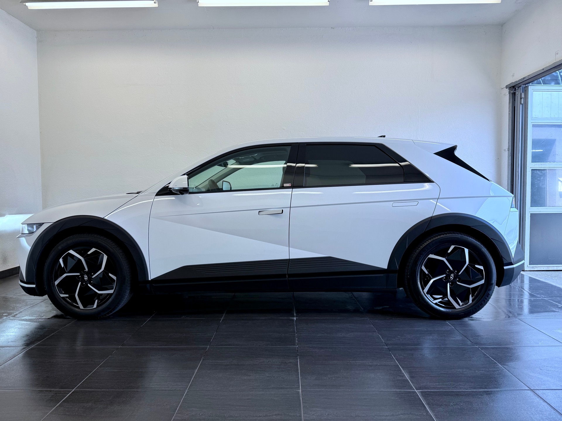 HYUNDAI Ioniq 5 77kWh Vertex 4WD-image-13