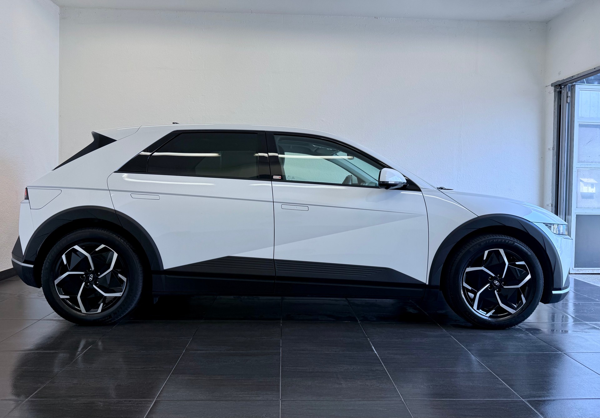 HYUNDAI Ioniq 5 77kWh Vertex 4WD-image-4