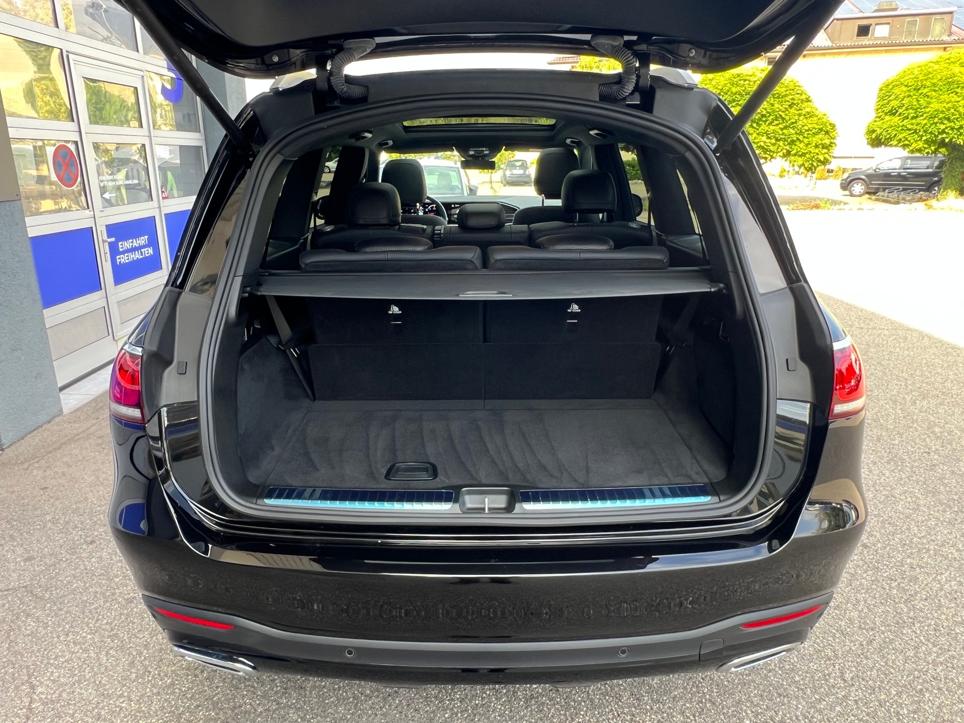 MERCEDES-BENZ GLS 400 d AMG Line 4matic * Neuwagenzustand *-image-12