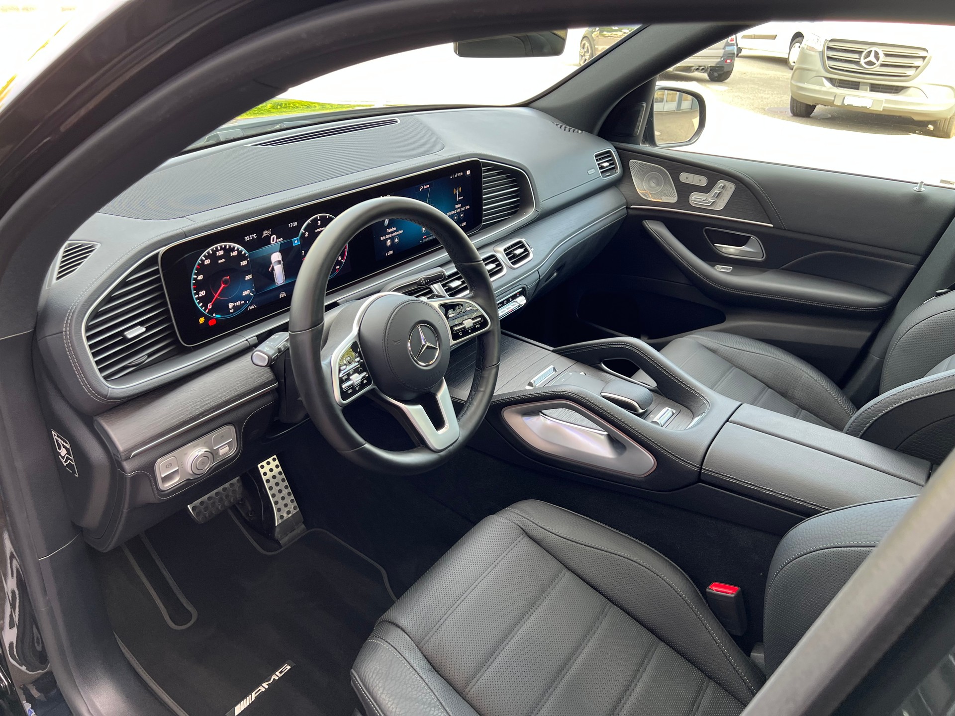 MERCEDES-BENZ GLS 400 d AMG Line 4matic * Neuwagenzustand *-image-8