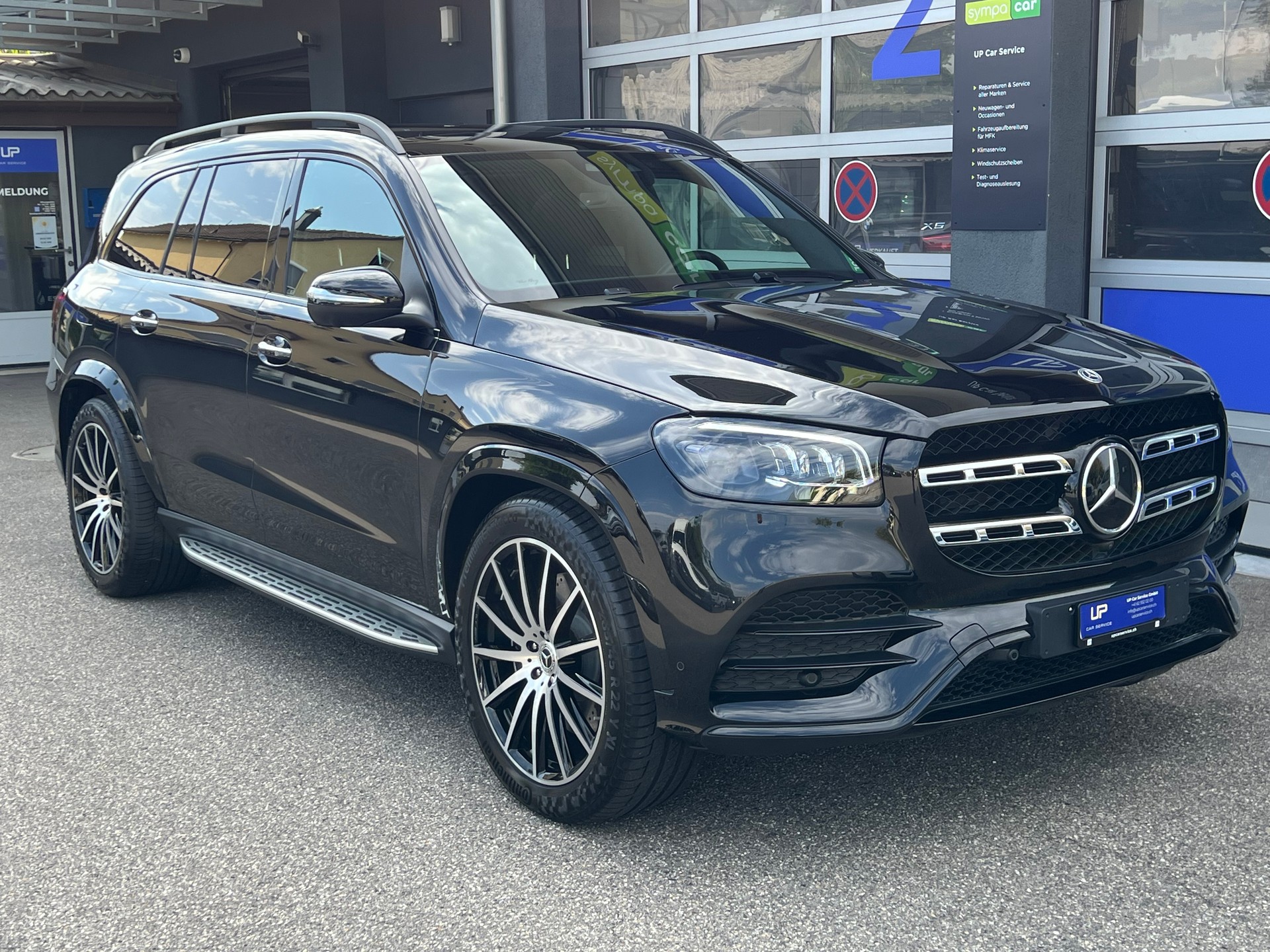 MERCEDES-BENZ GLS 400 d AMG Line 4matic * Neuwagenzustand *-image-2