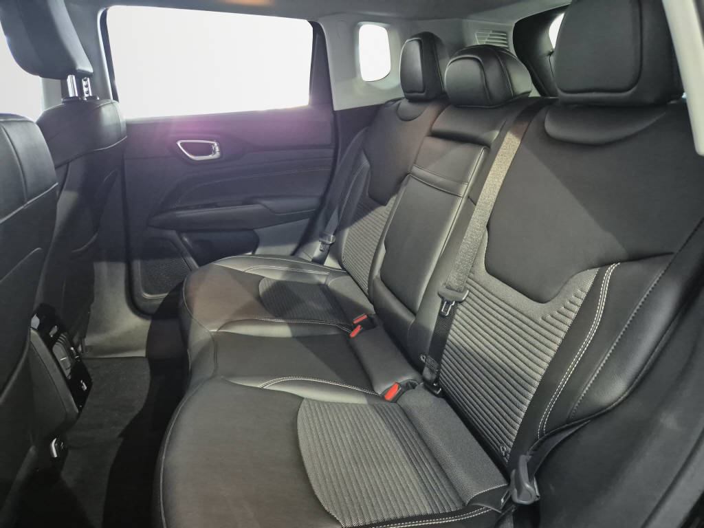 JEEP Compass 1.3 Limited Plus 240PS 4xe-image-11