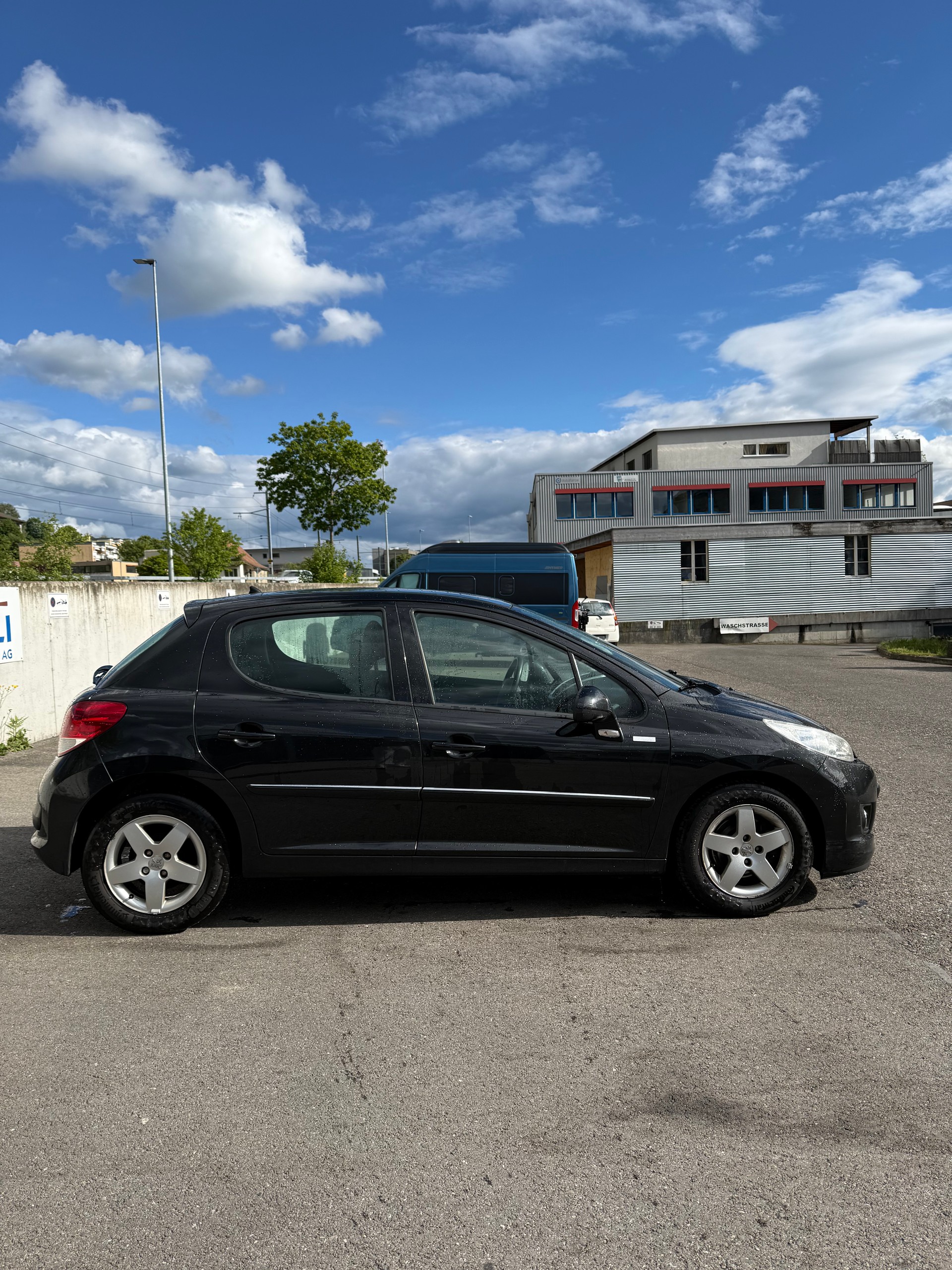 PEUGEOT 1.4 16V 95 Active-image-2