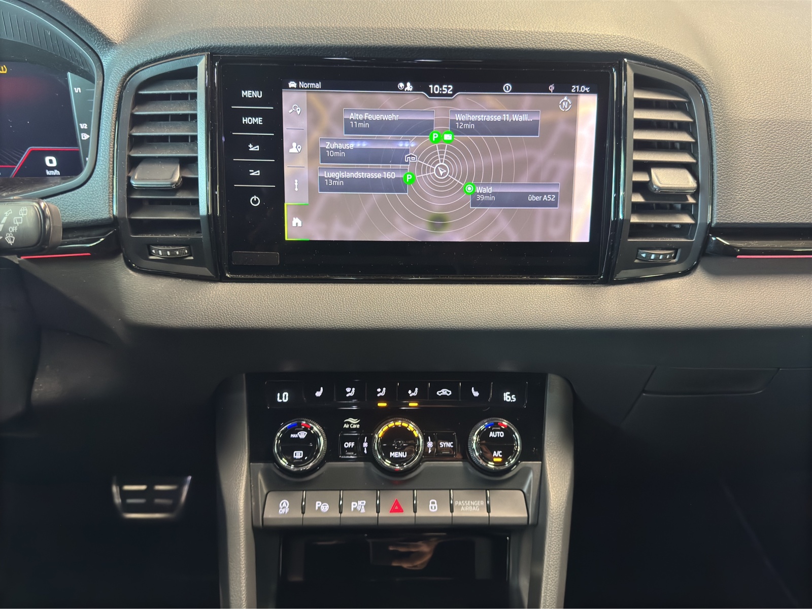SKODA Karoq 1.5 TSI SportLine DSG-image-10
