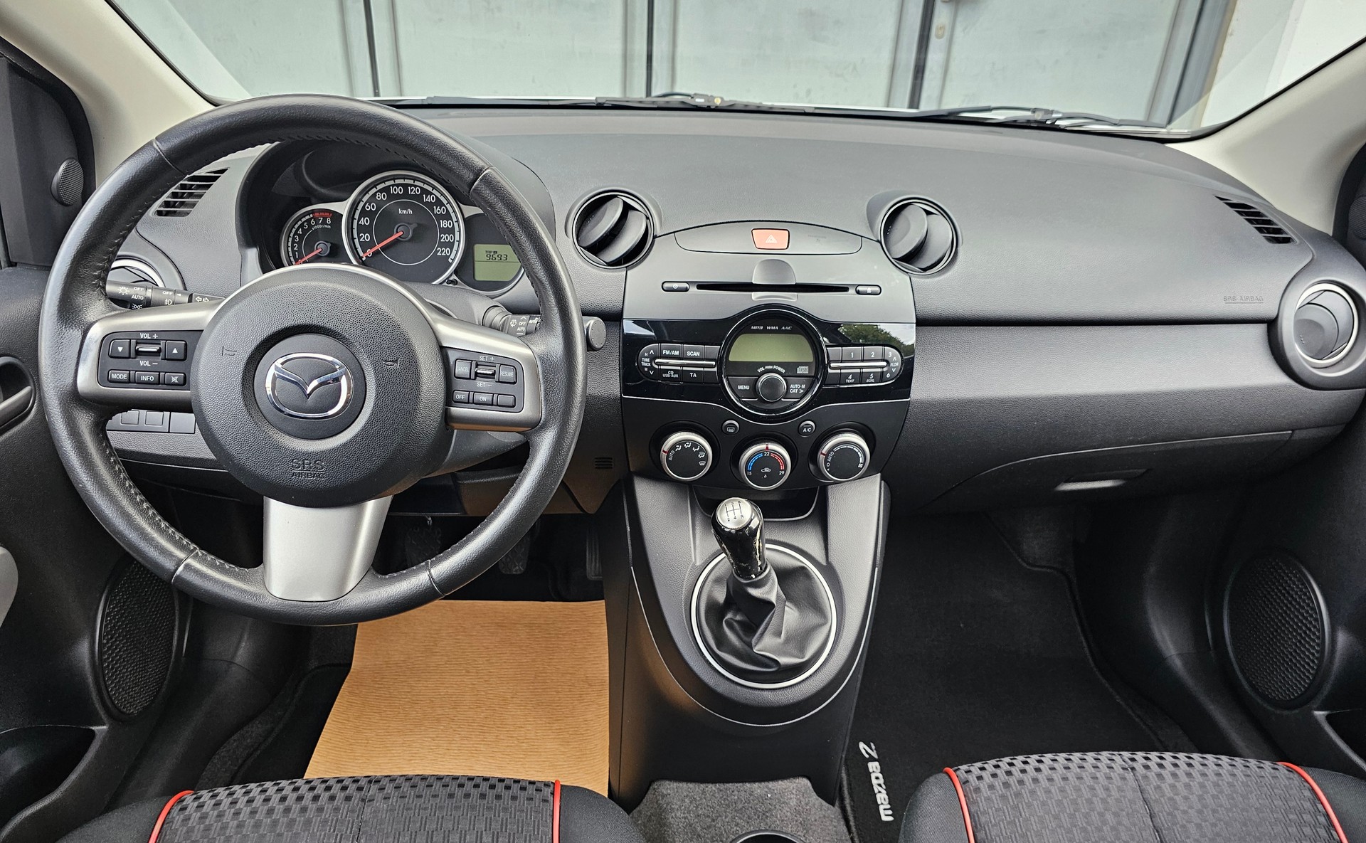 MAZDA 2 1.5i 16V Sport-image-6