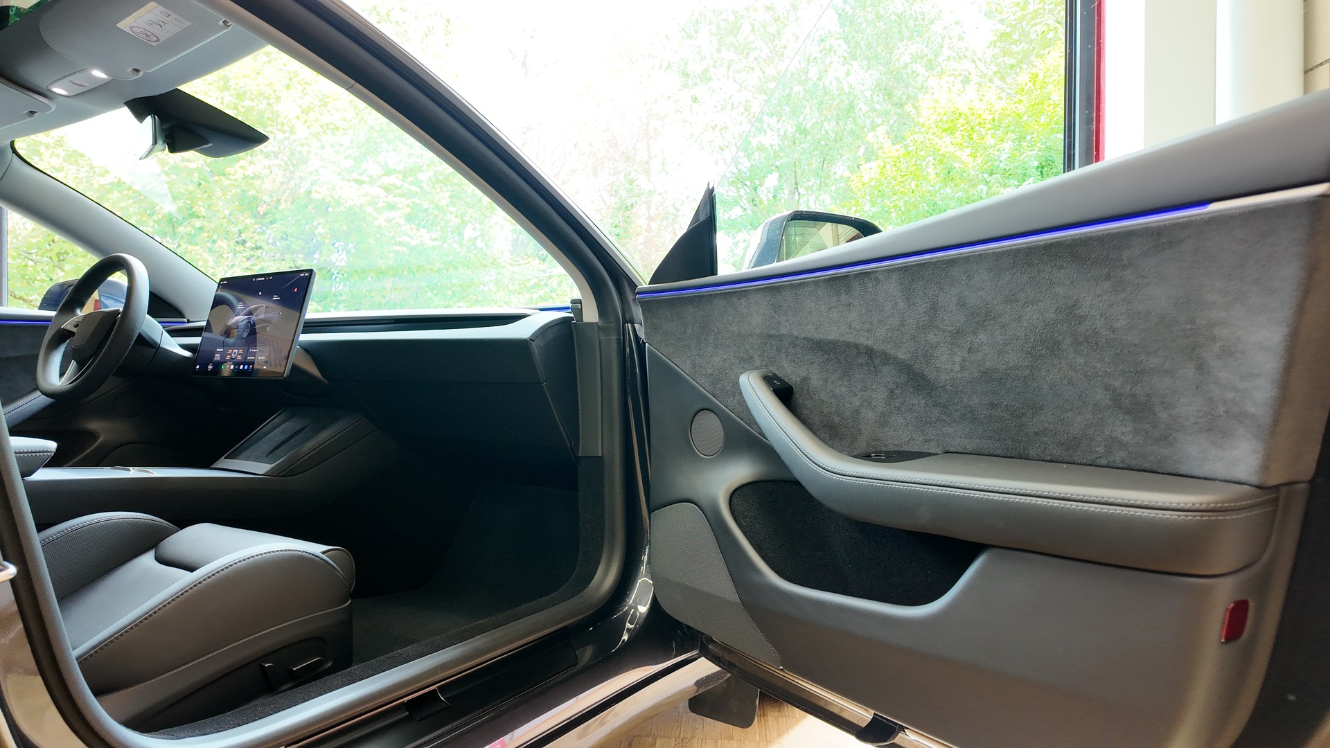 TESLA Model 3 Dual Motor Performance AWD-image-15