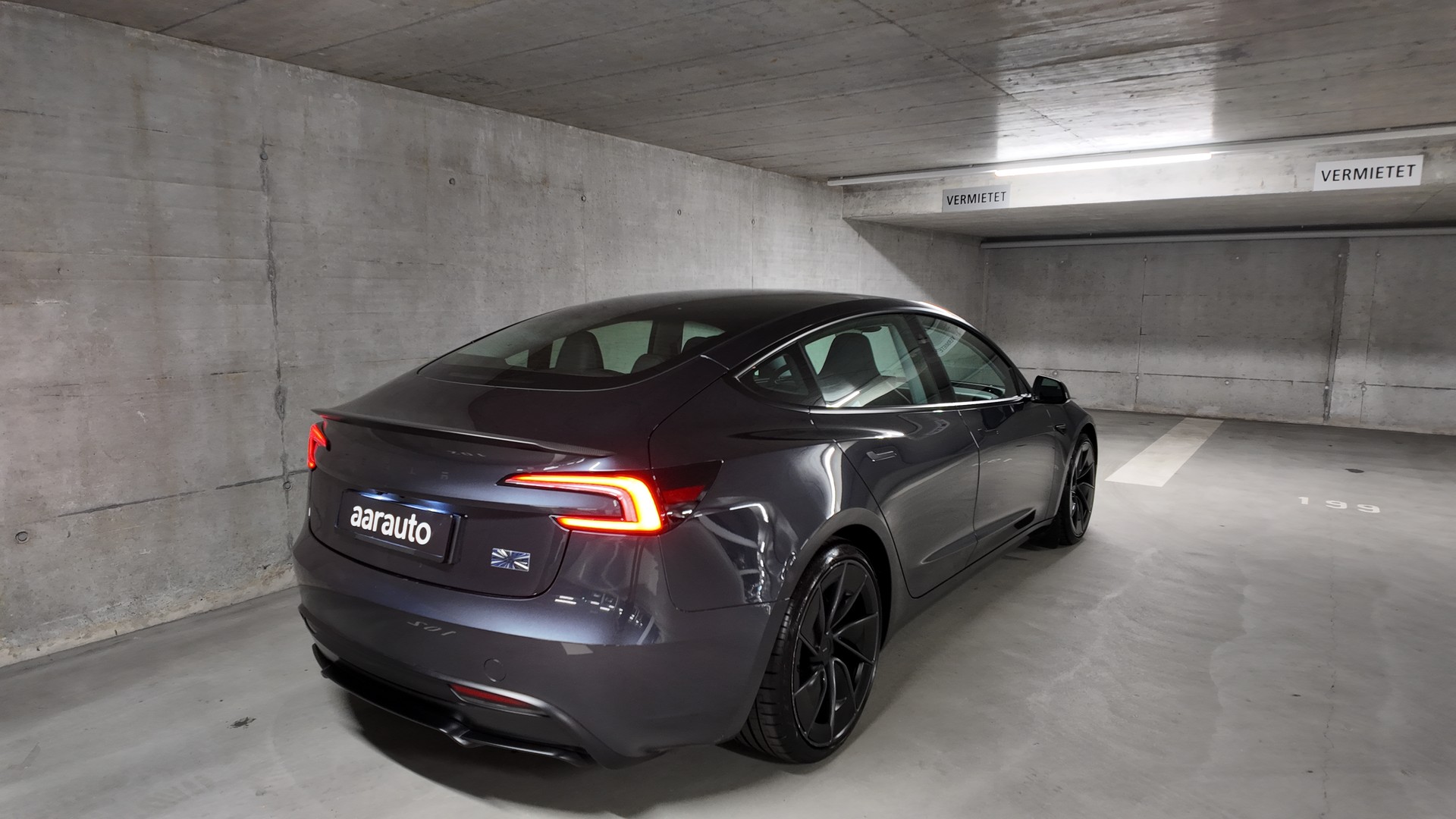 TESLA Model 3 Dual Motor Performance AWD-image-4